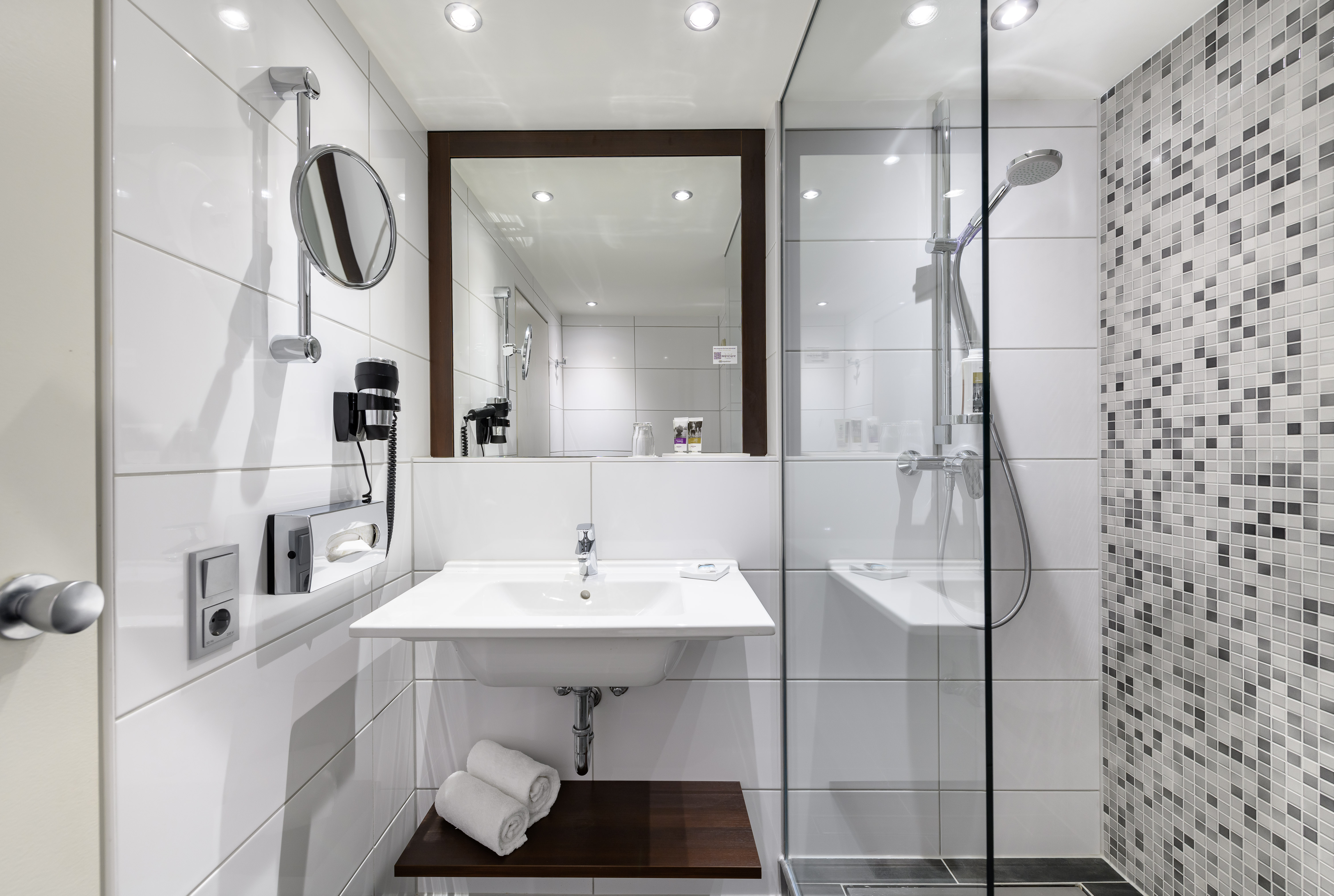 Double Queen Size Bed