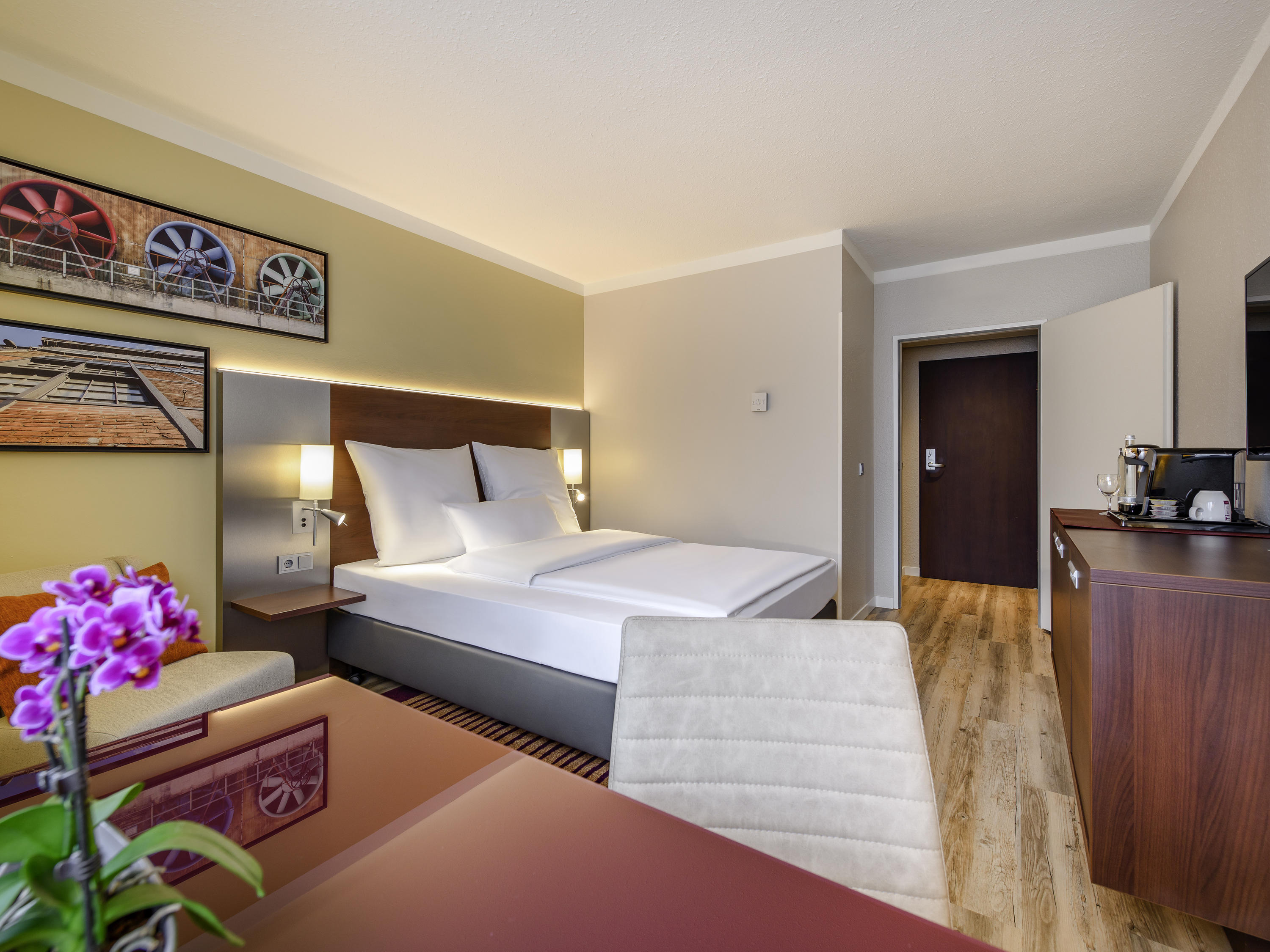 Double Queen Size Bed