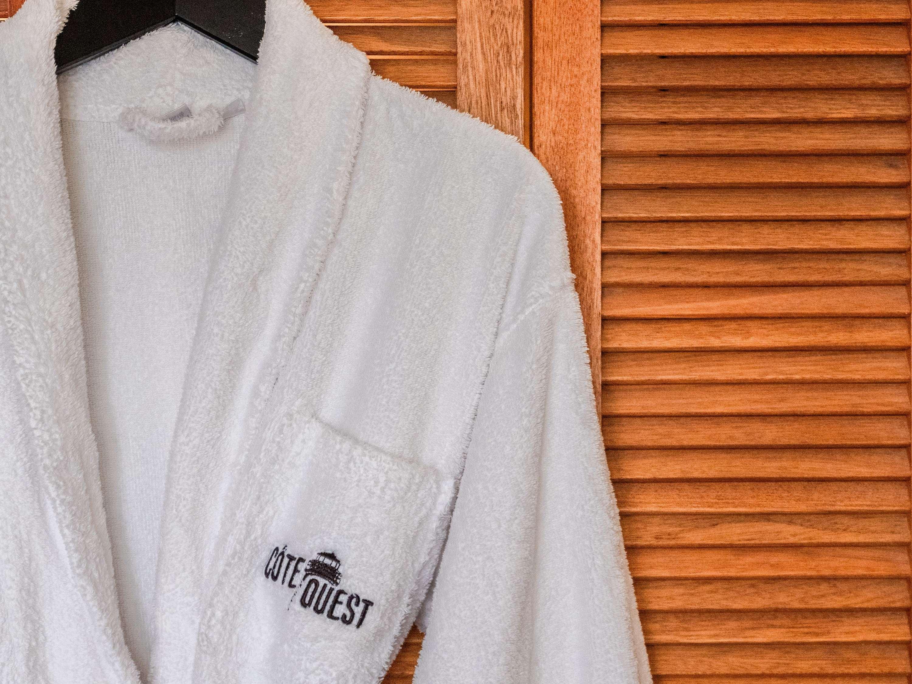 Double Classic Queen Bed