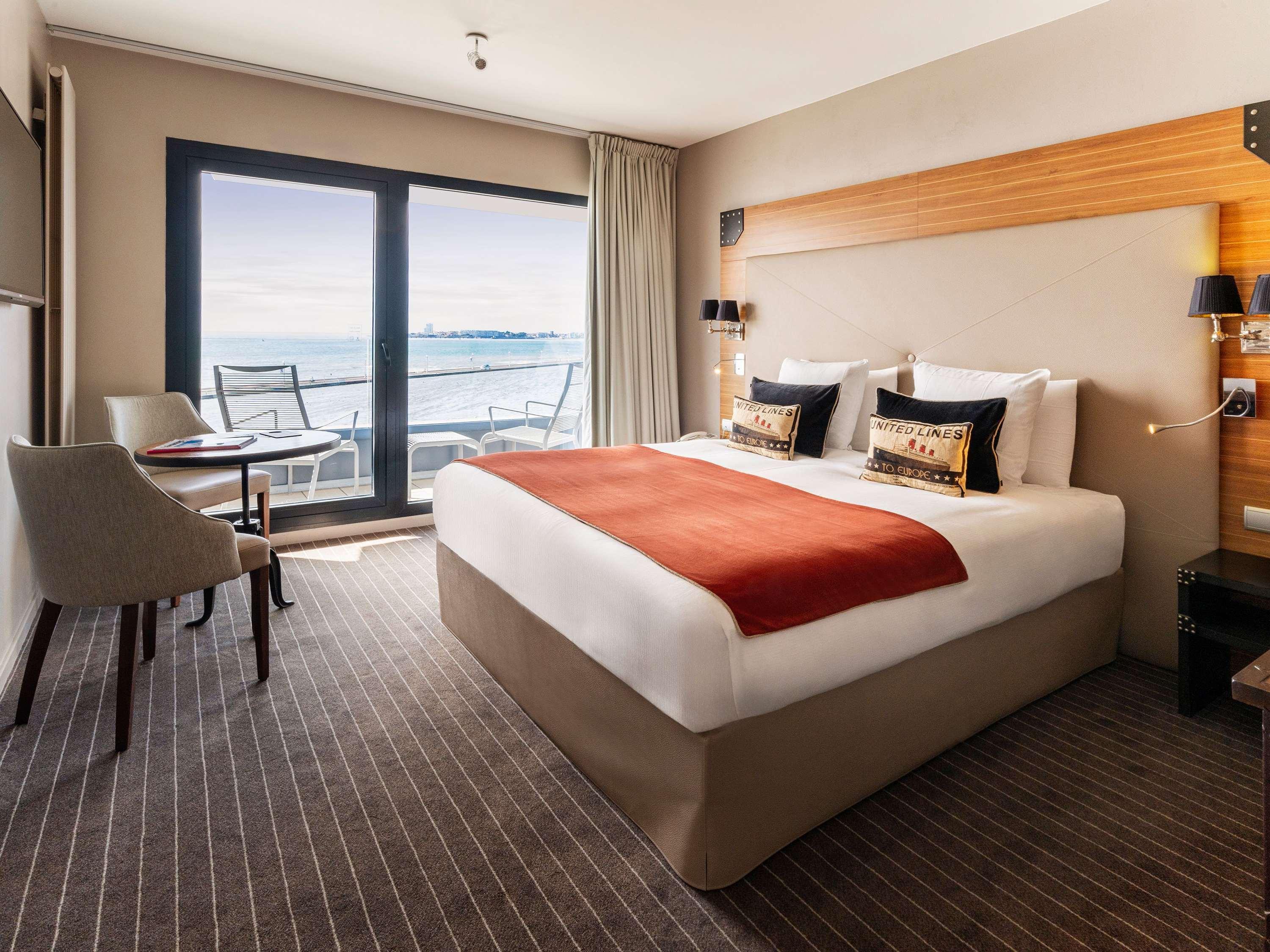 Suite Sea View King Bed