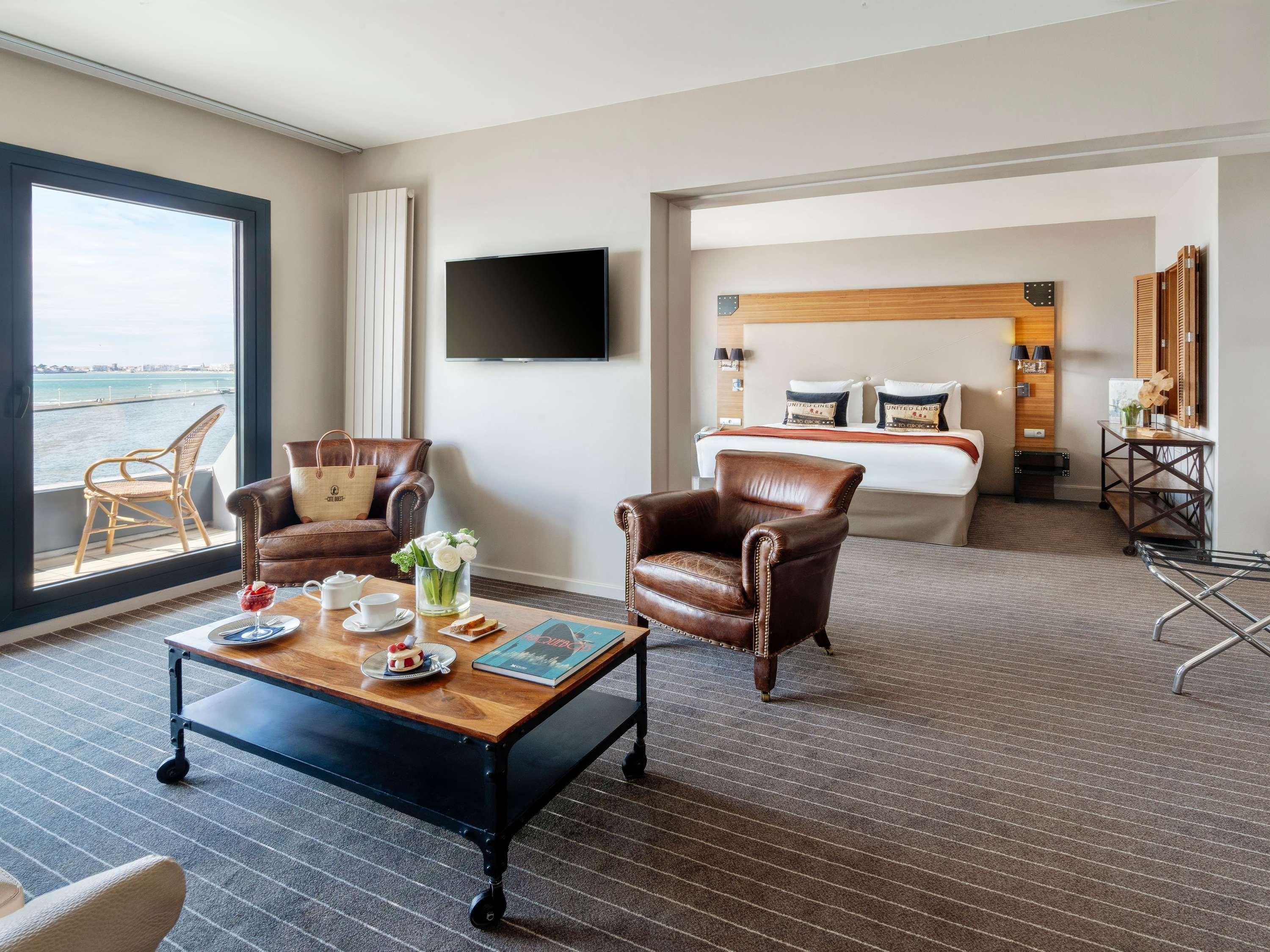 Suite Sea View King Bed