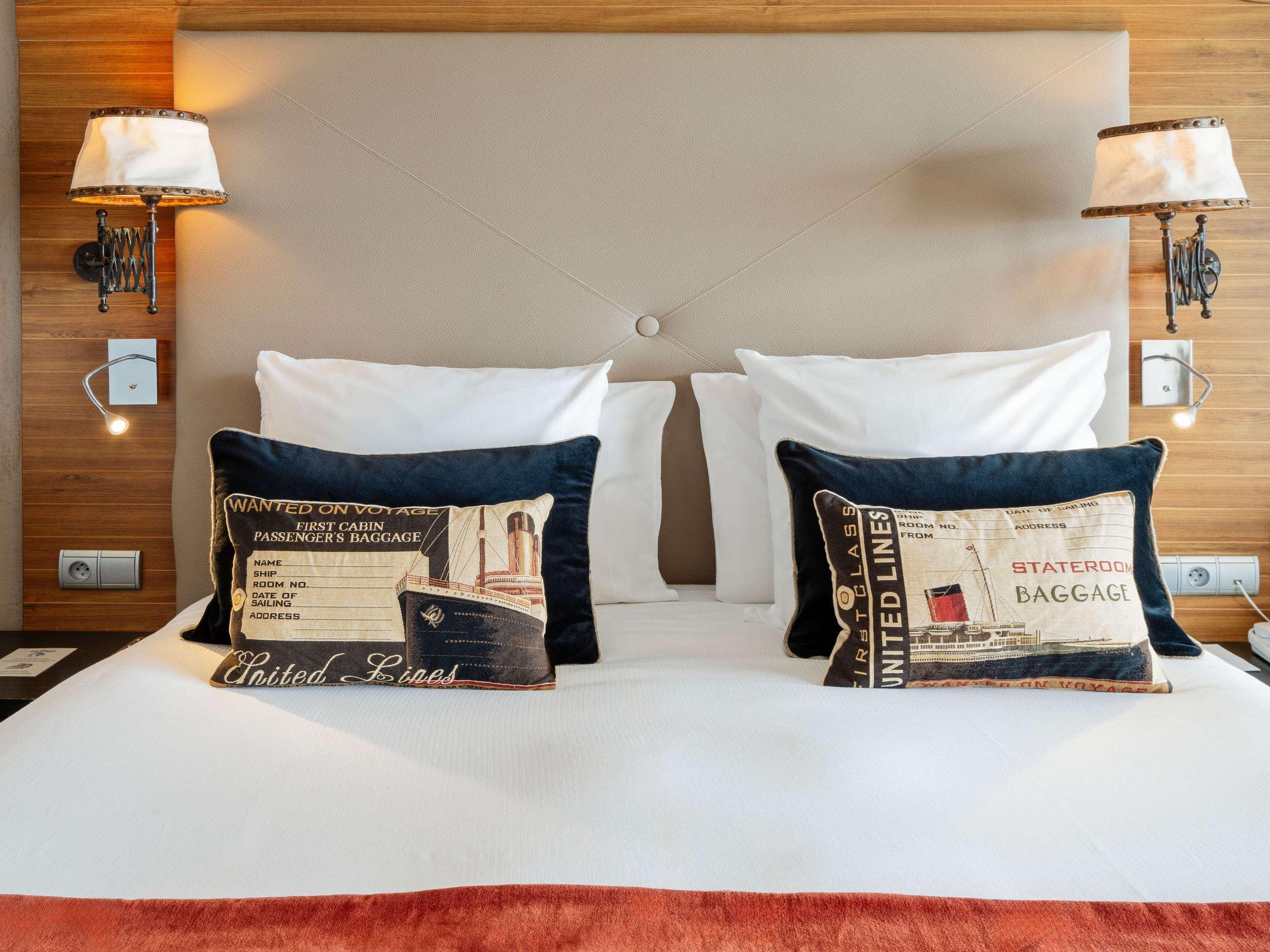 Double Classic Queen Bed