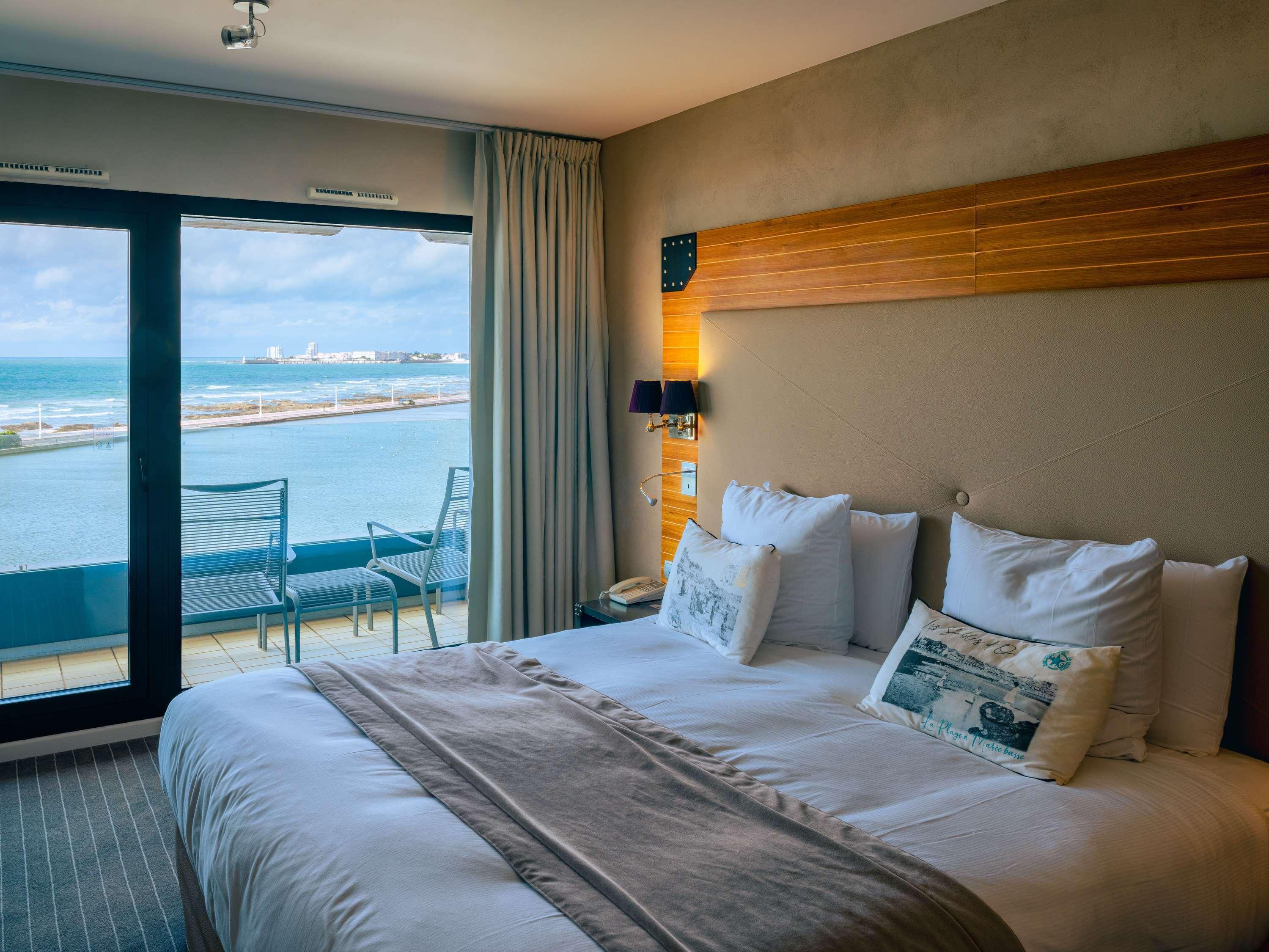 Suite Sea View King Bed