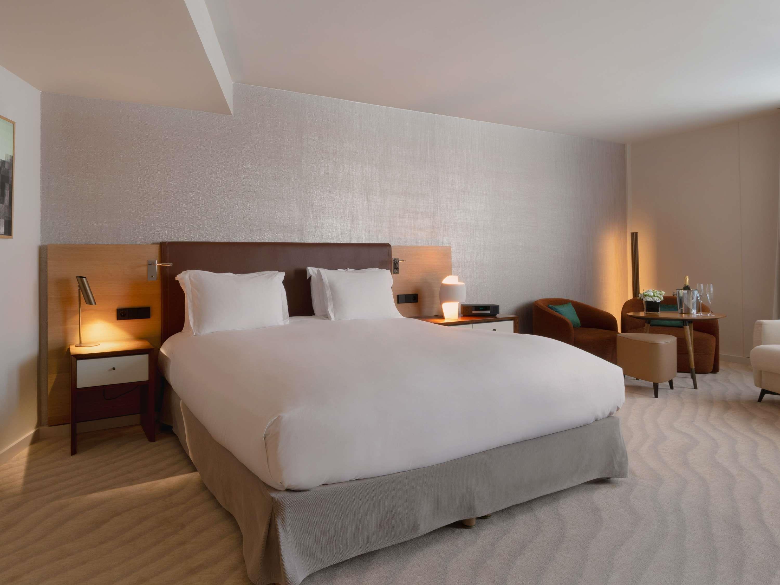 Junior Suite King Size Bed