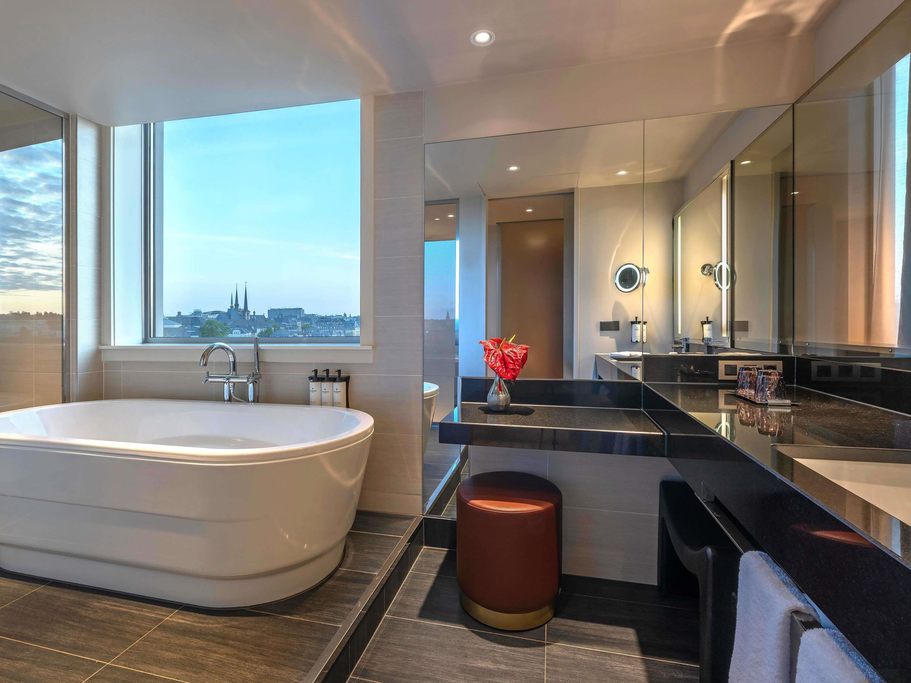 Suite City View King Bed