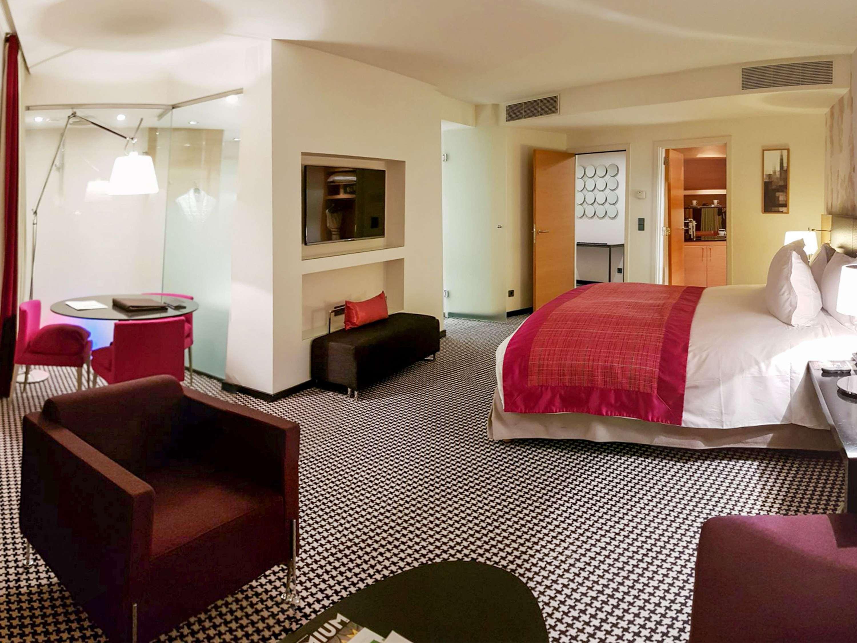 Junior Suite King Size Bed