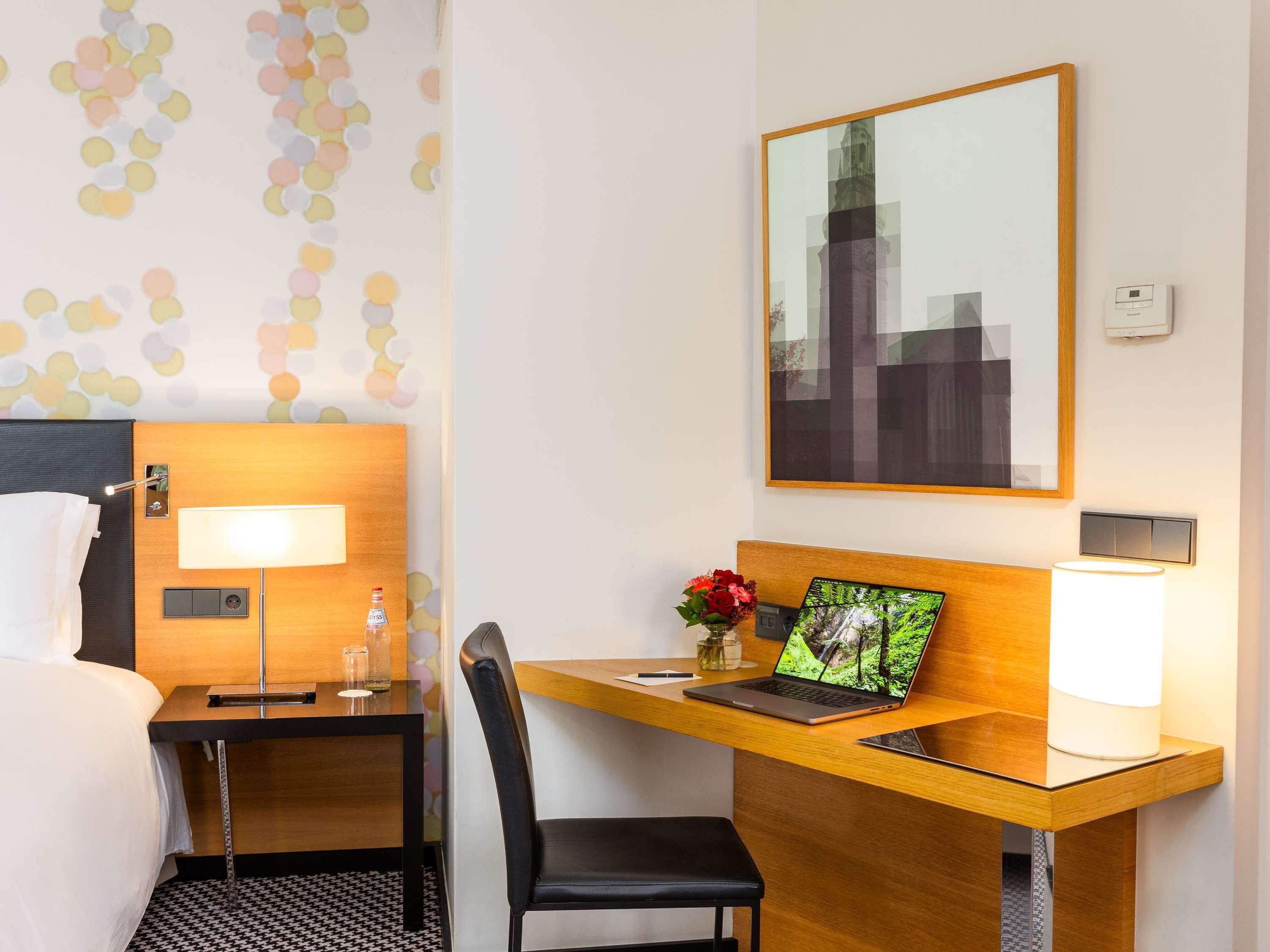 Suite City View King Bed