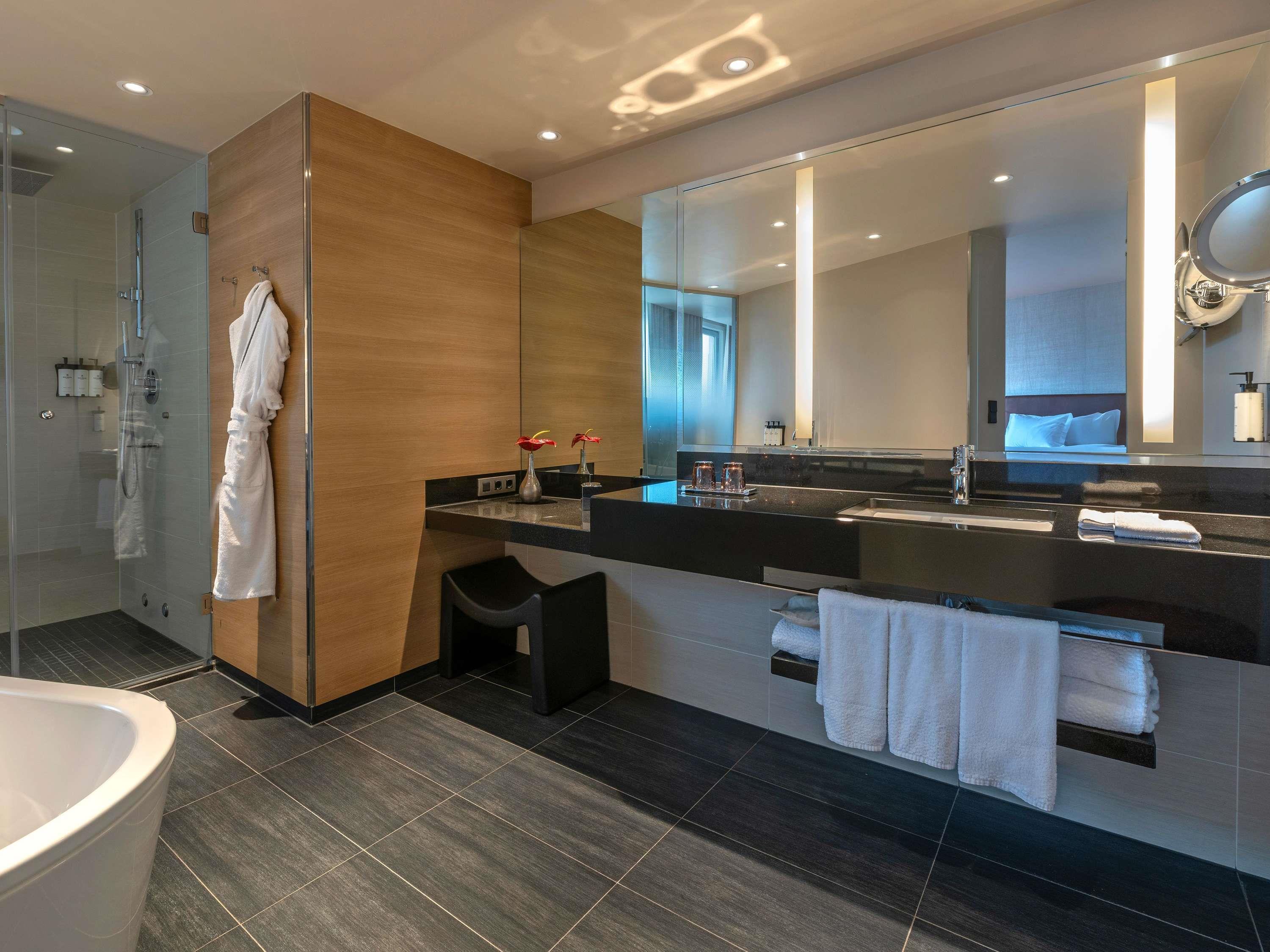 Junior Suite King Size Bed