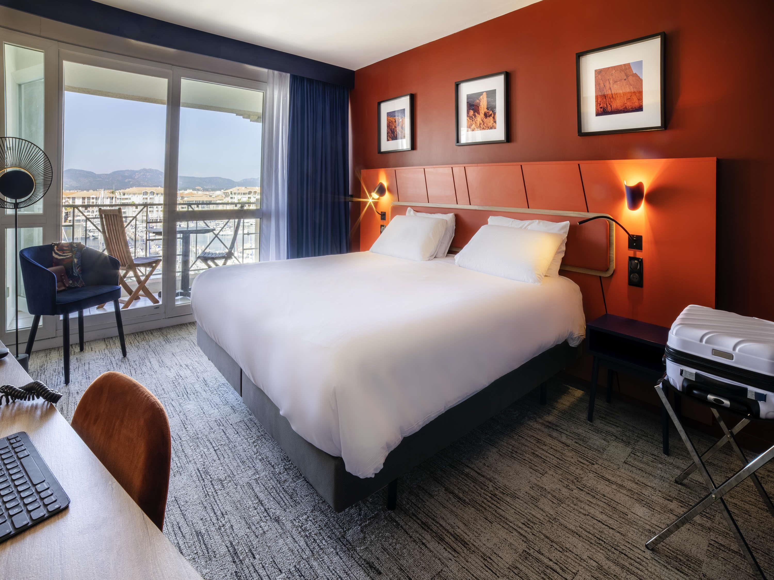 Double Classic Double Bed