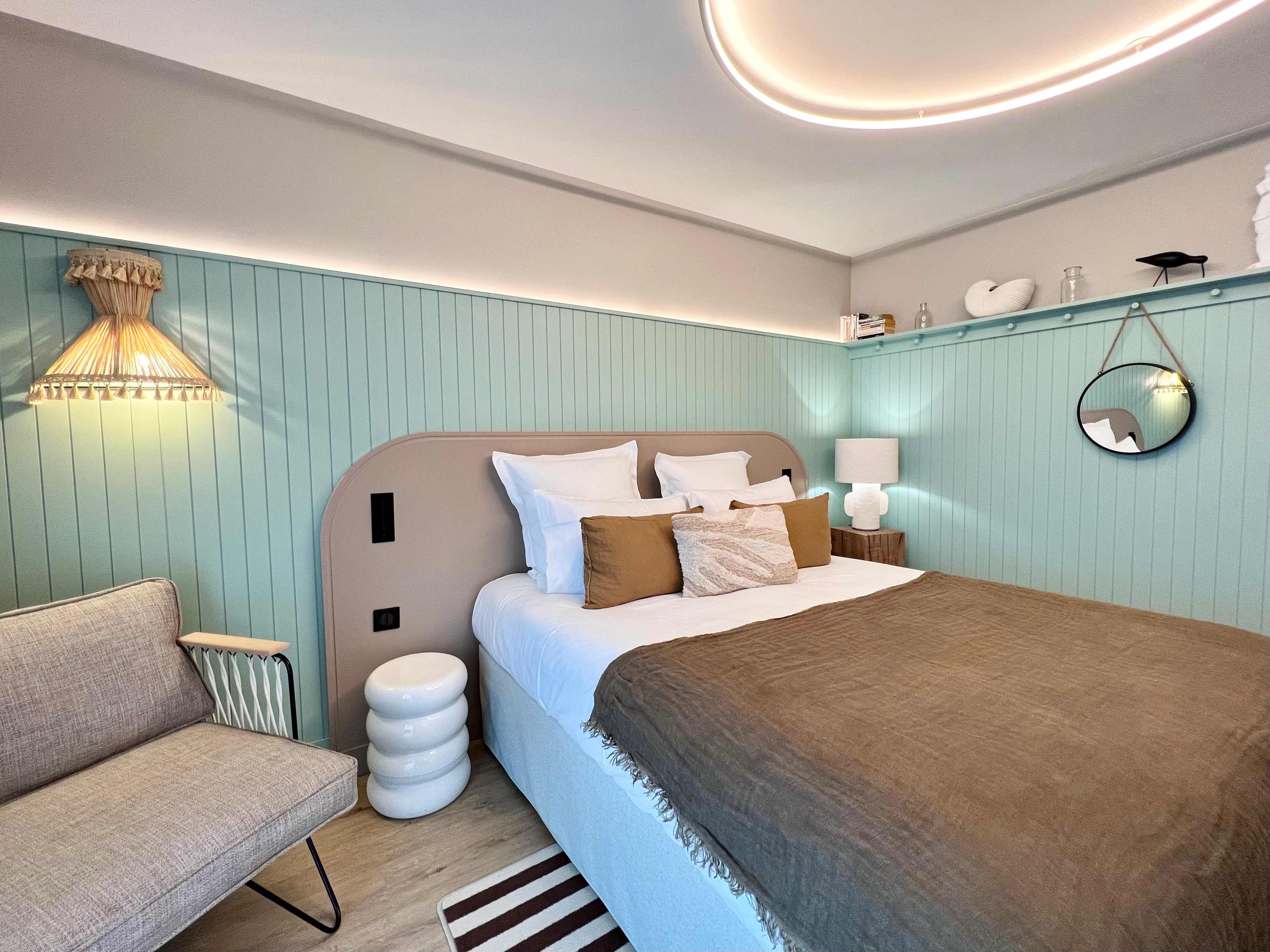 Double Deluxe One Bed