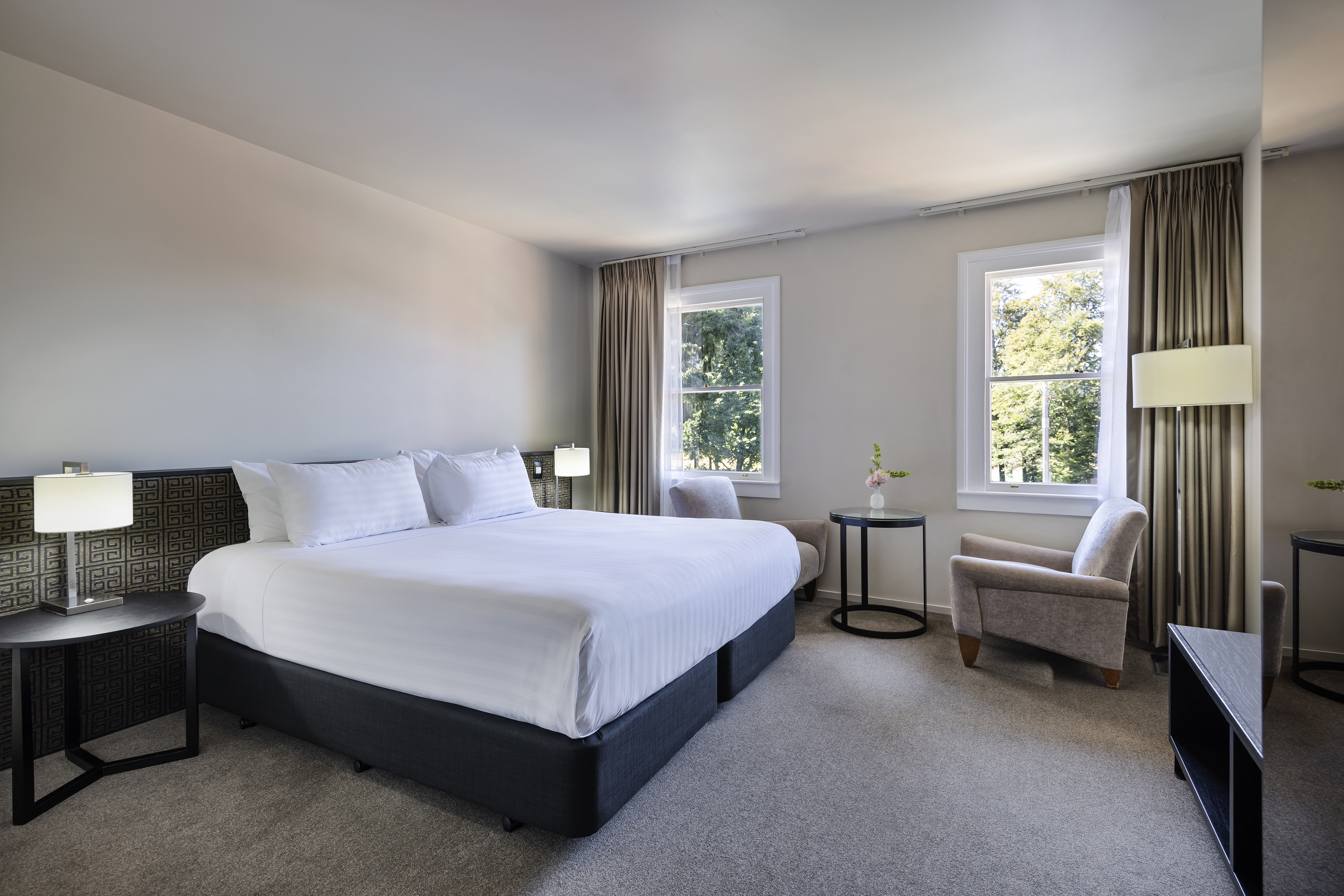 Double Classic Queen Bed