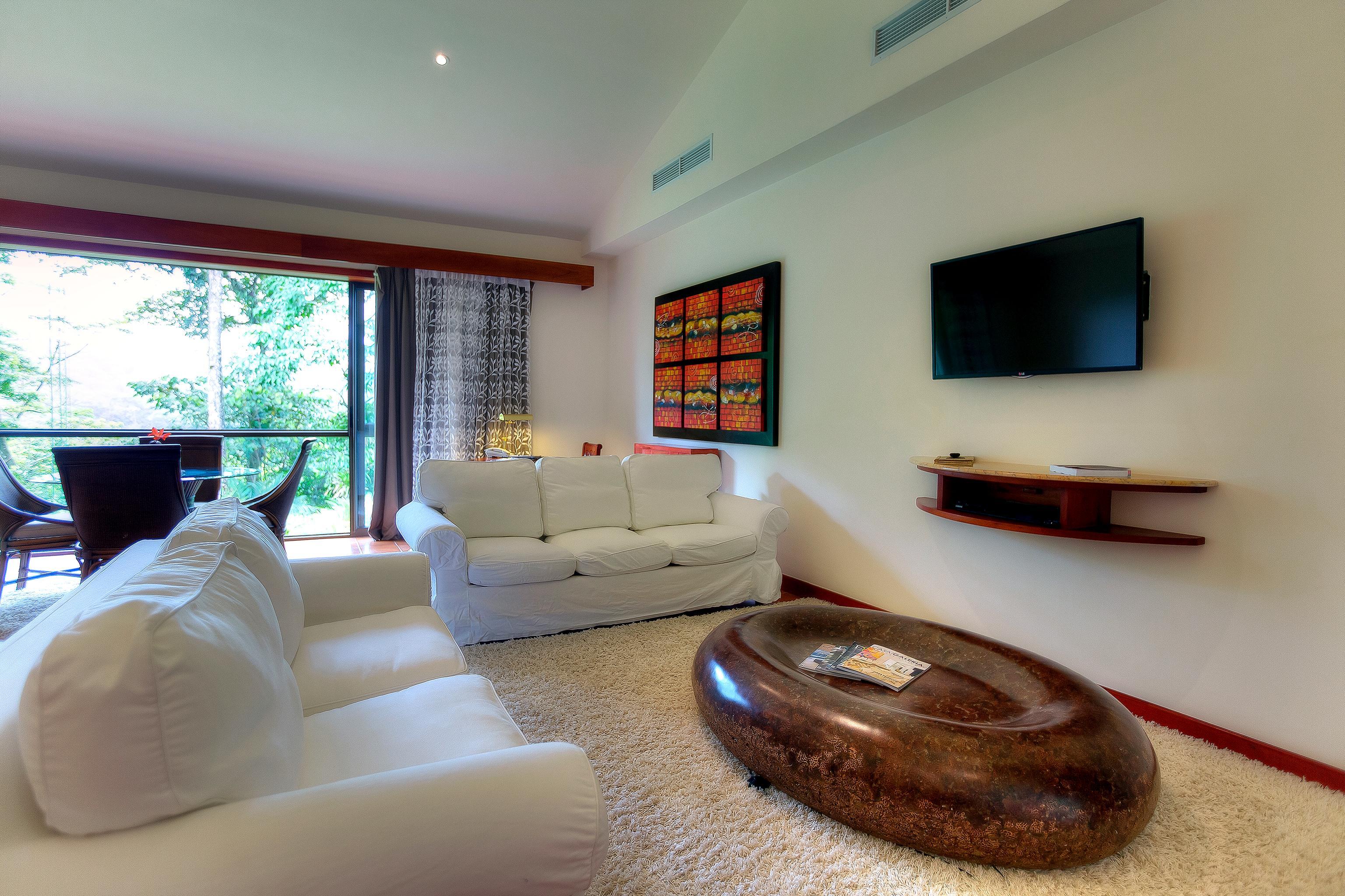 Suite King Size Bed