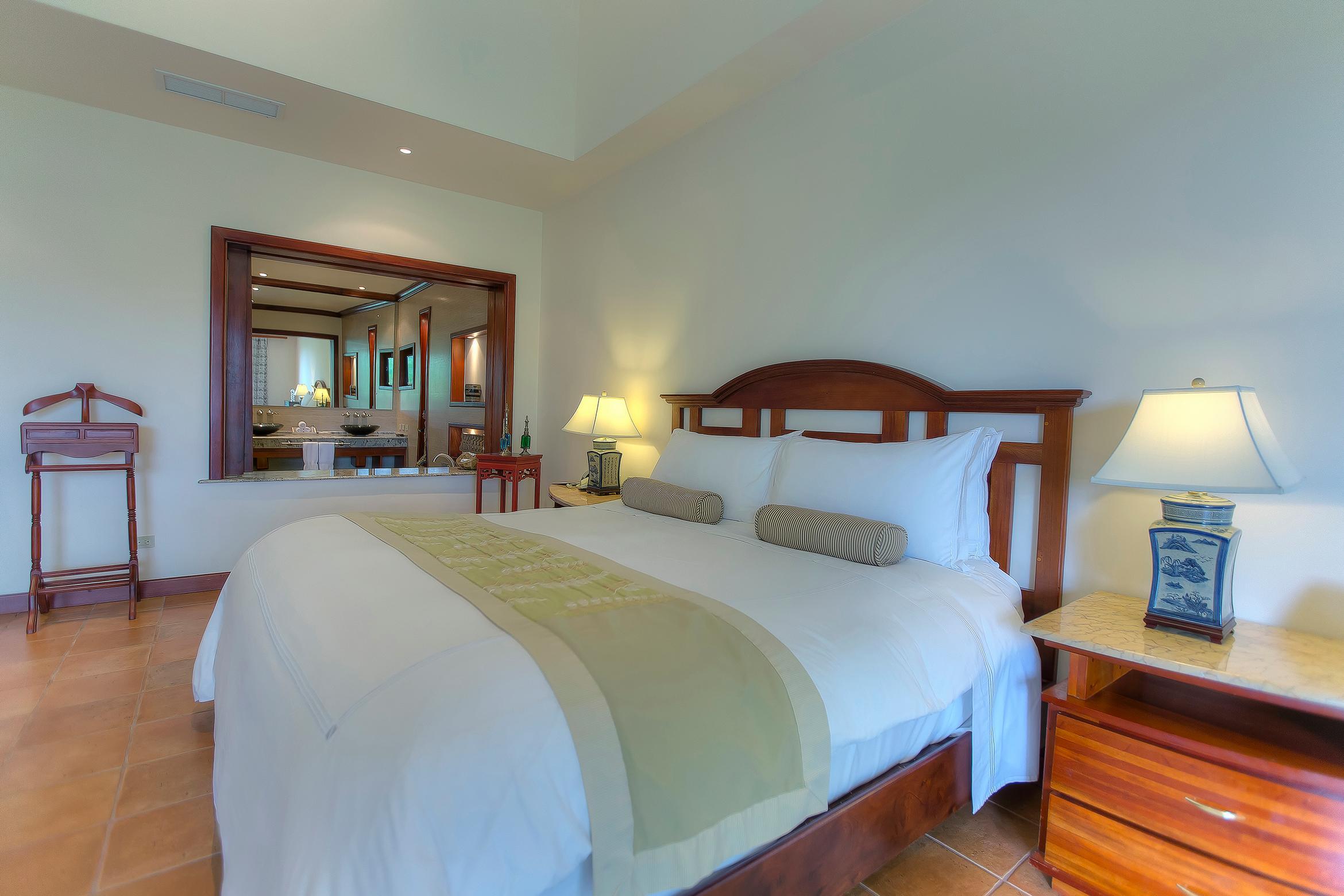 Suite King Size Bed