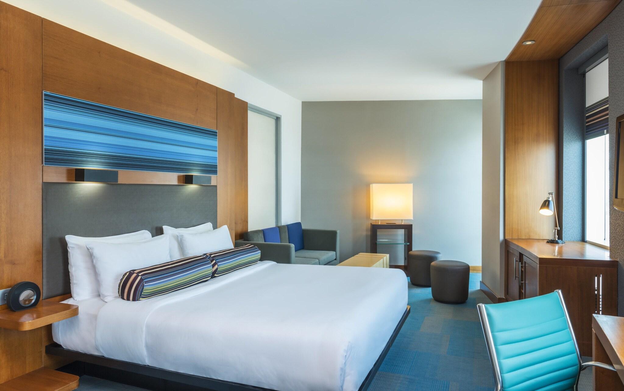 Double Pool View King Bed