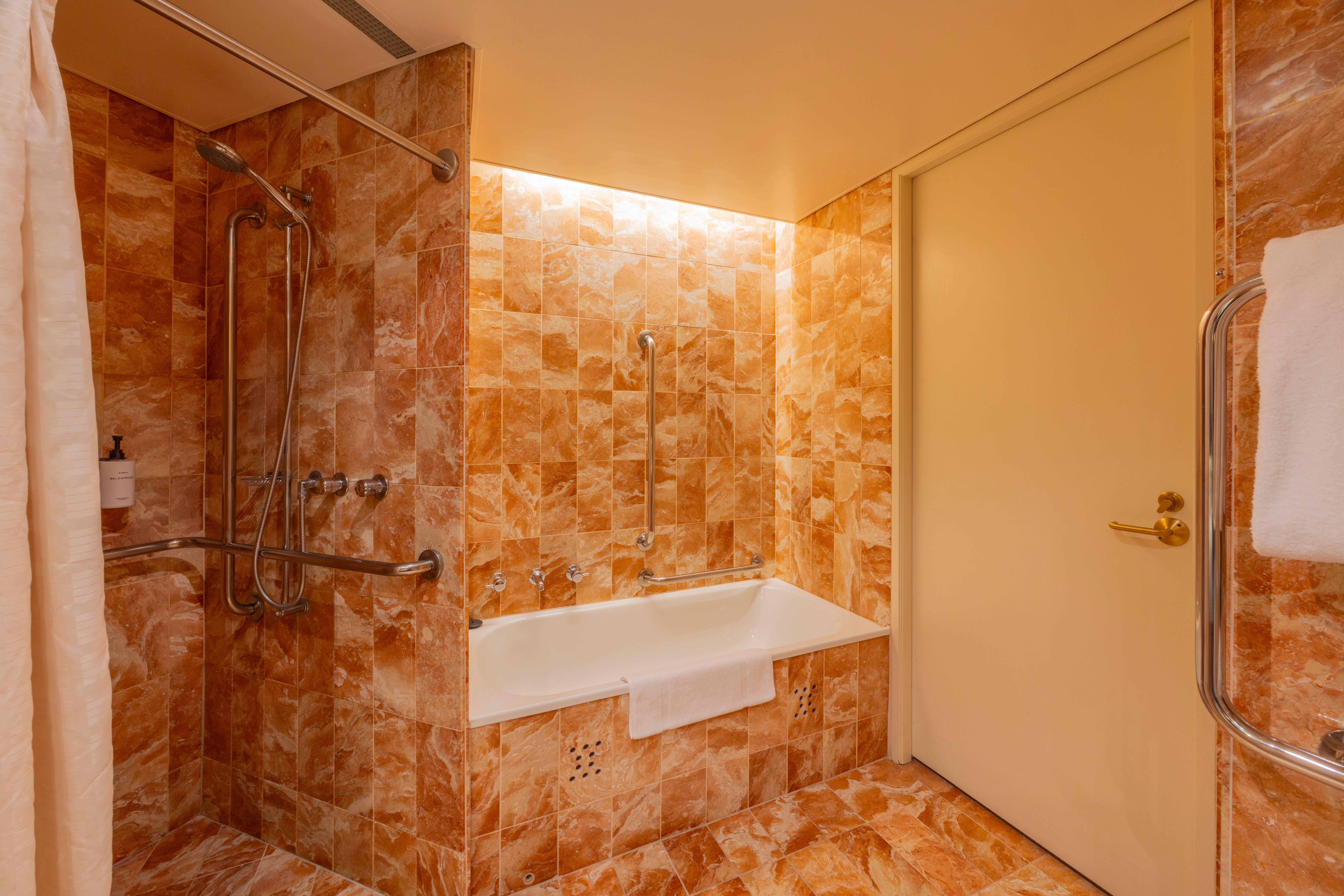 Double Accessible King Size Bed