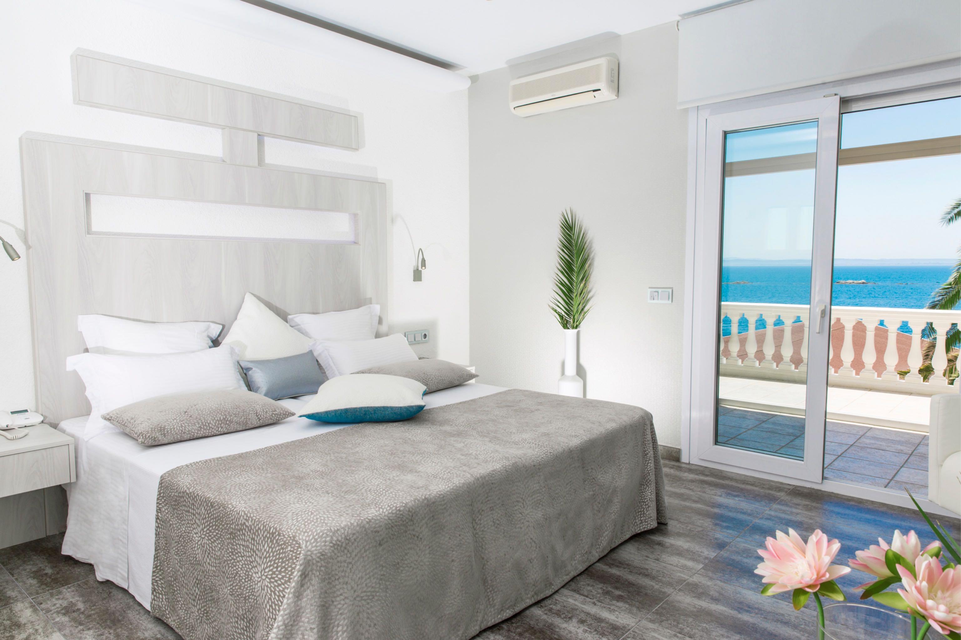 Double or Twin Sea View