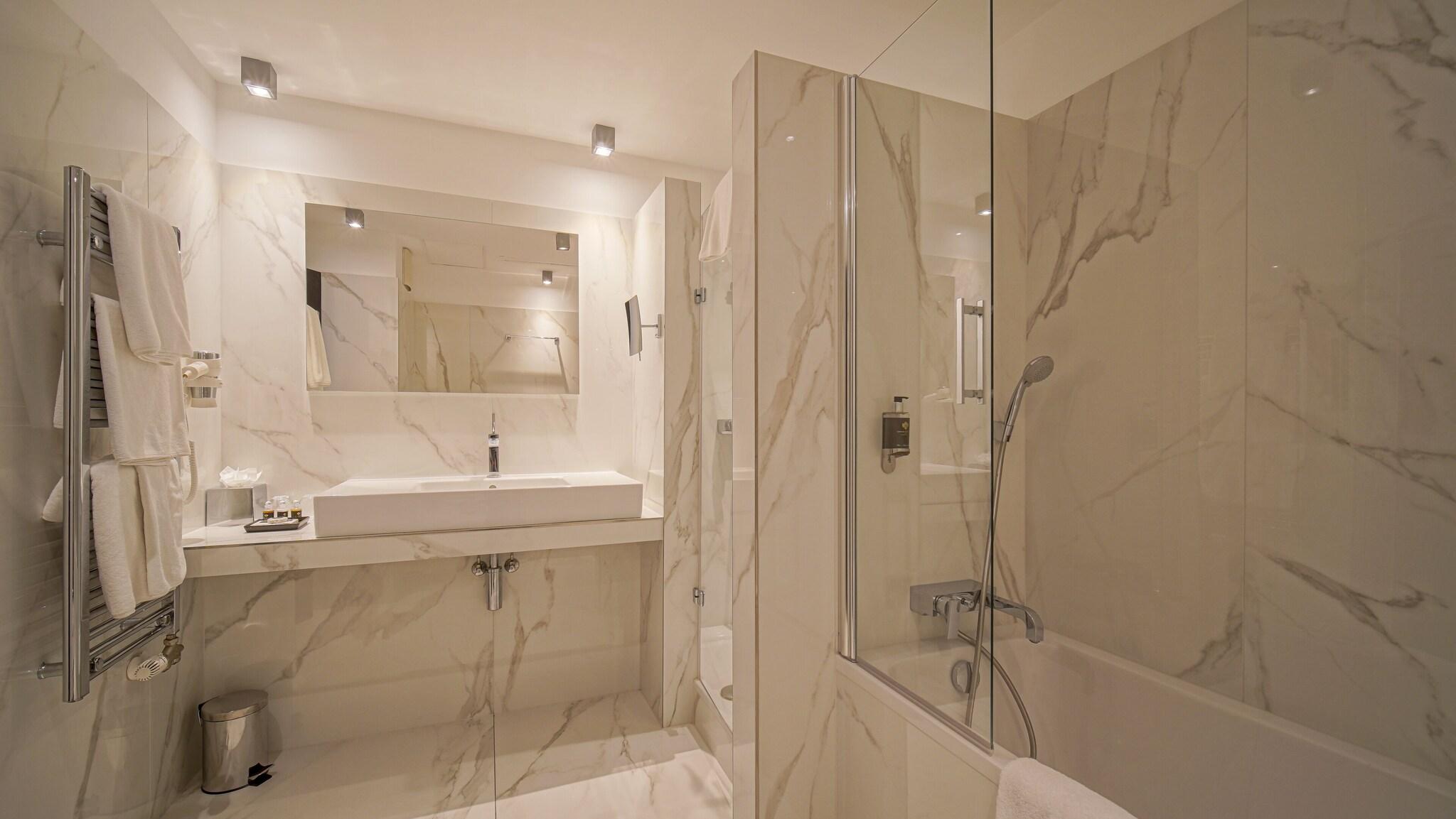 Suite with Double Bed