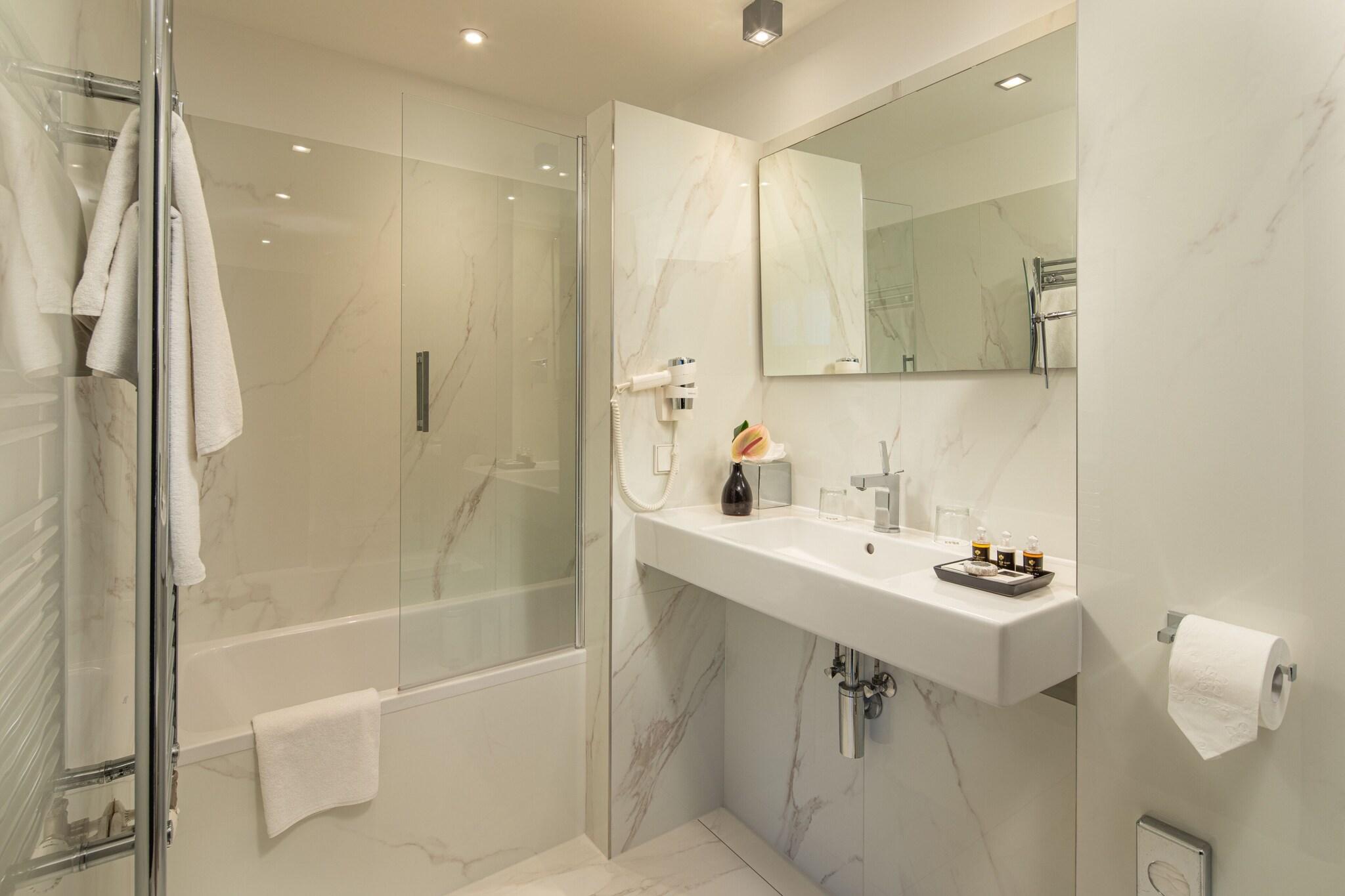 Suite with Double Bed