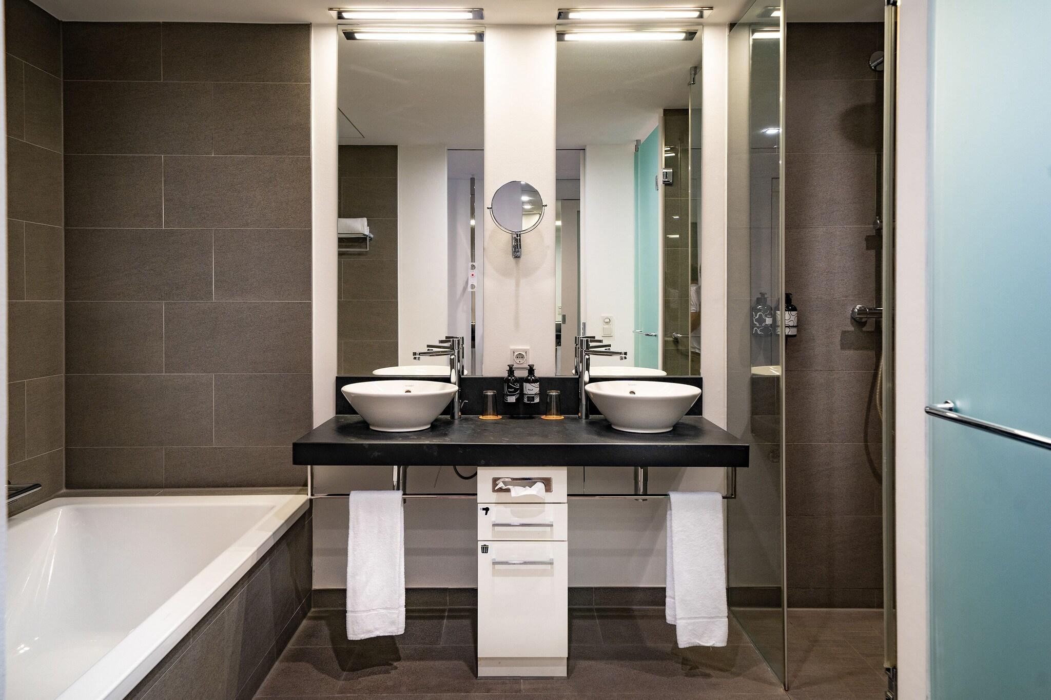 Studio King Size Bed