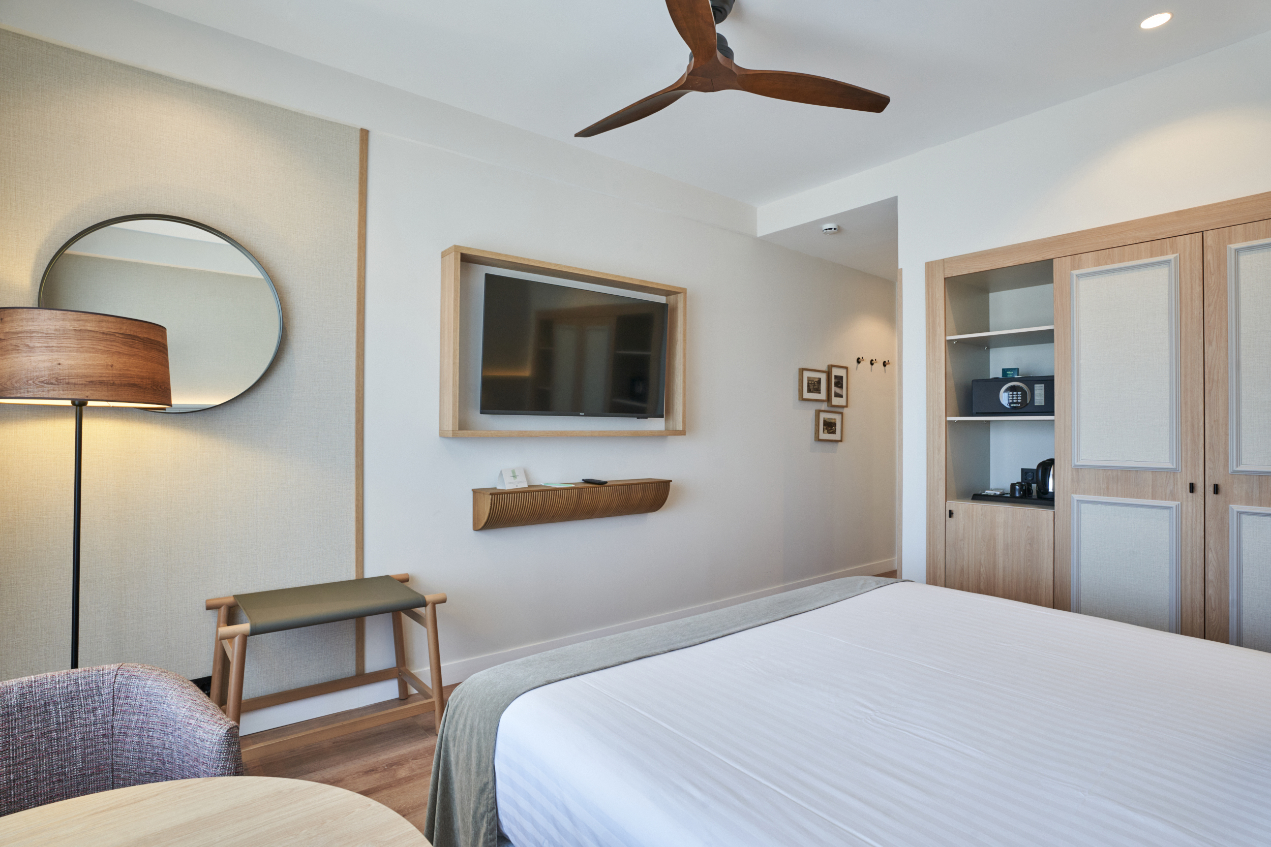 Double or Twin Club Beach Front