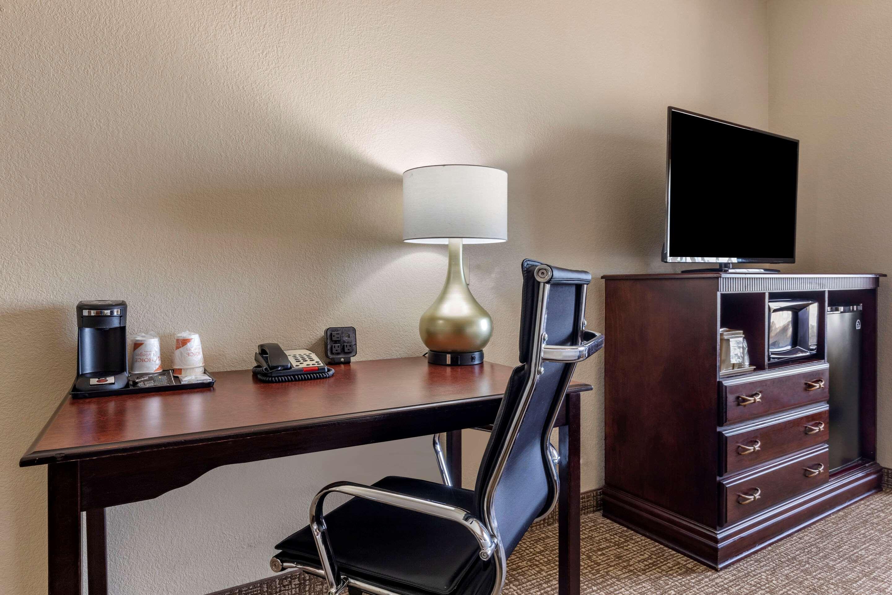 Suite Two Queen Beds Non Smoking