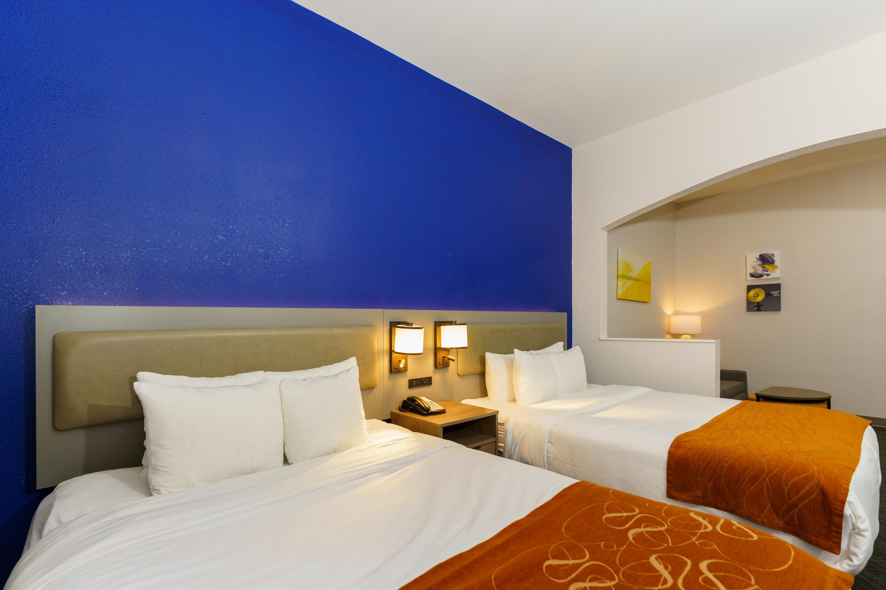 Suite Two Queen Beds Non Smoking