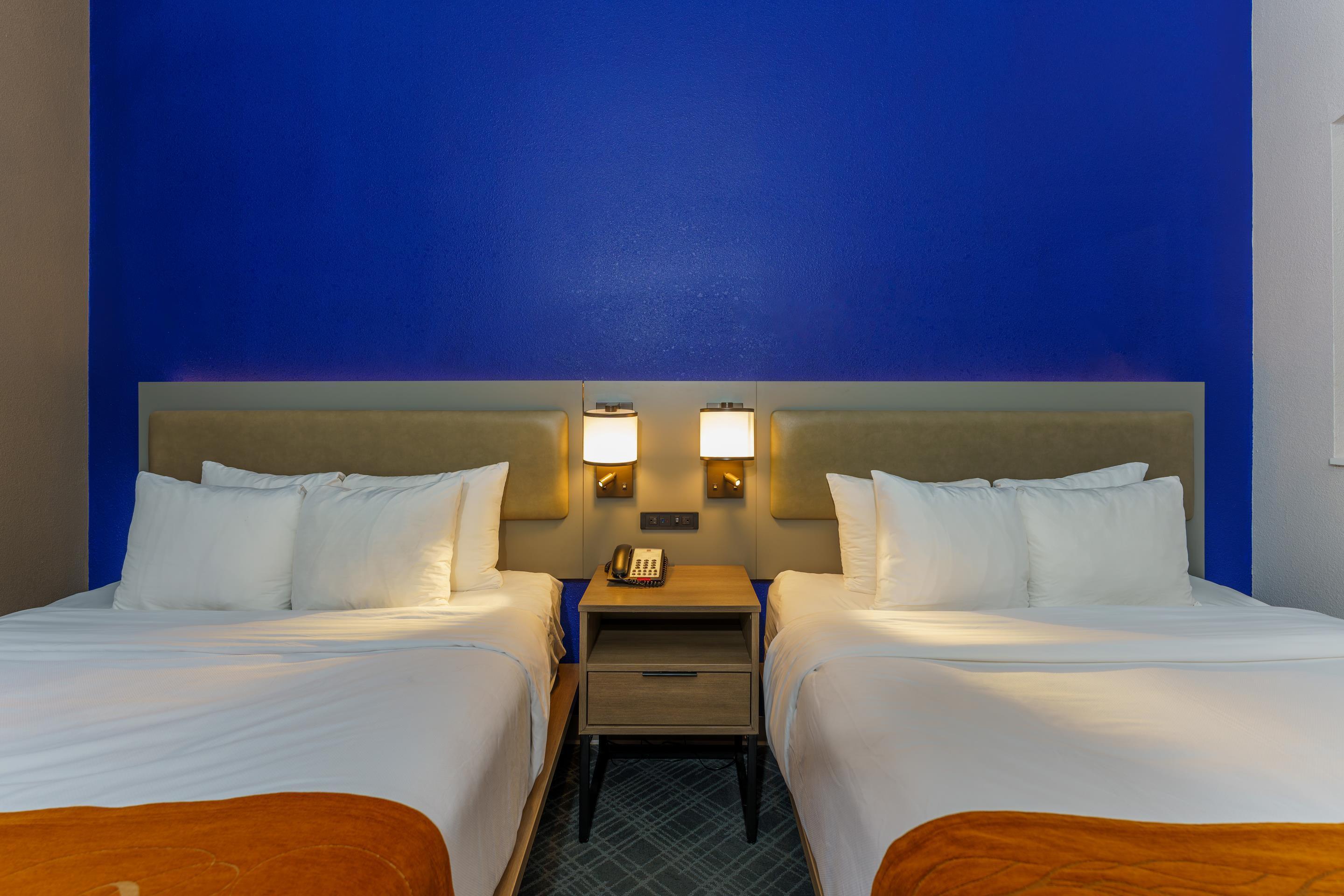 Suite Two Queen Beds Non Smoking