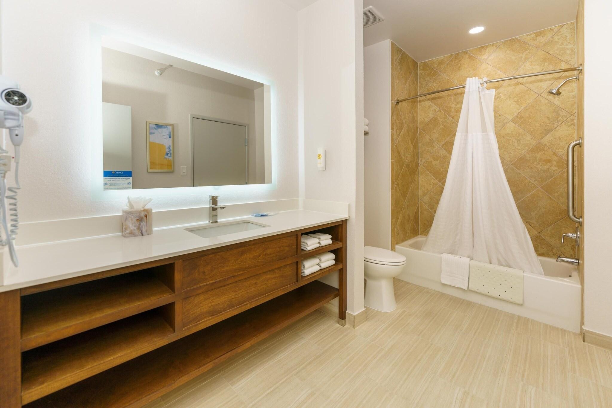 Suite Queen Size Bed