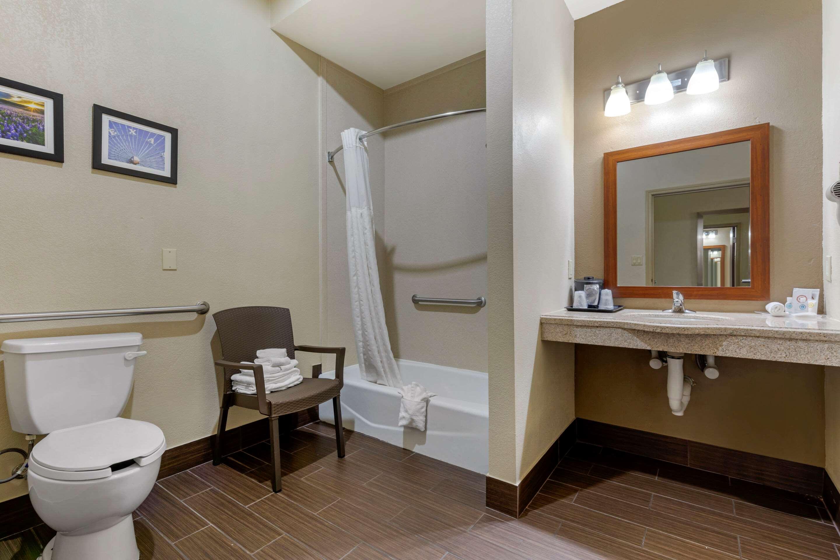 Suite Accessible-two Queen Beds