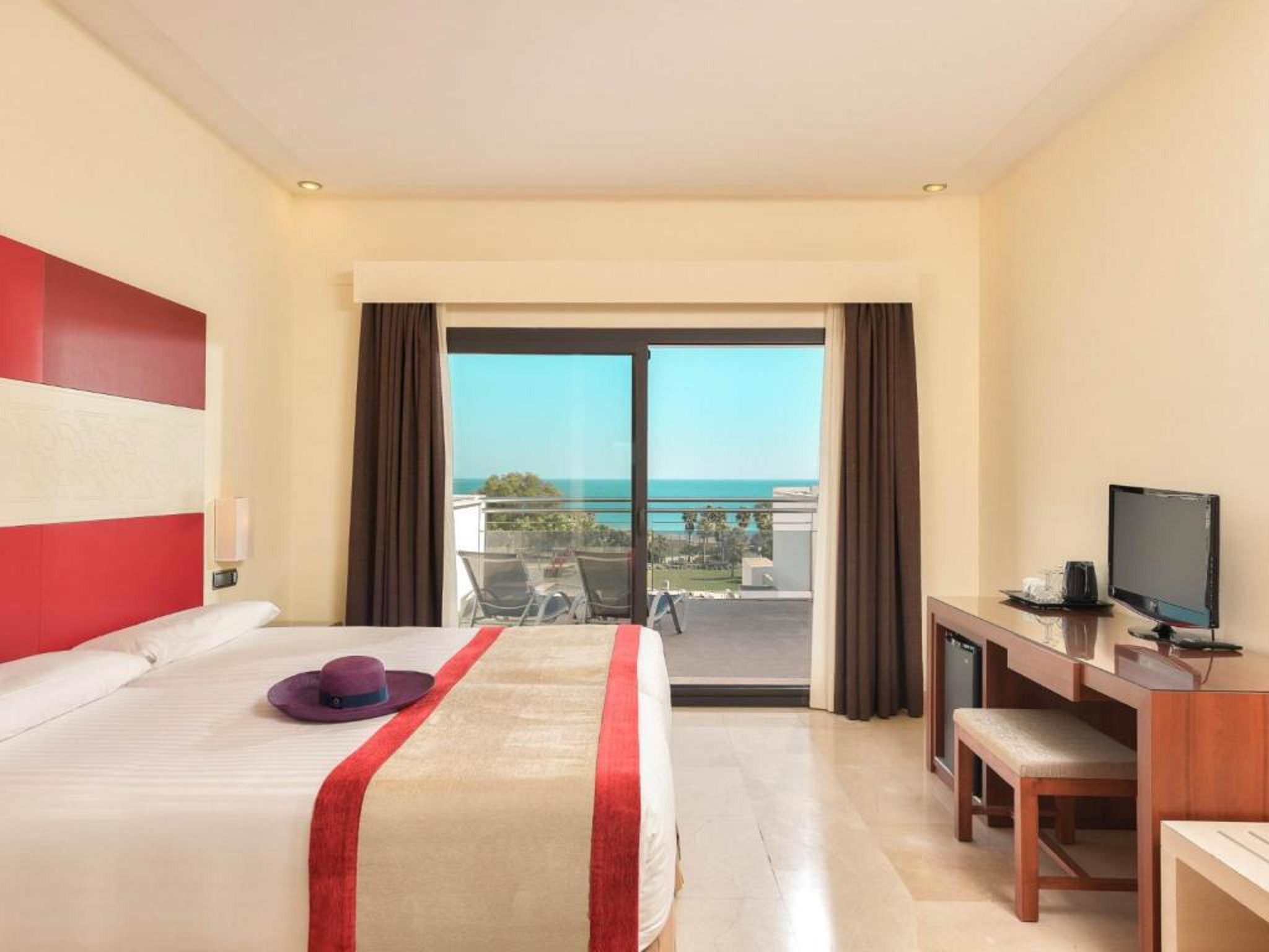 Double or Twin Deluxe with Terrace