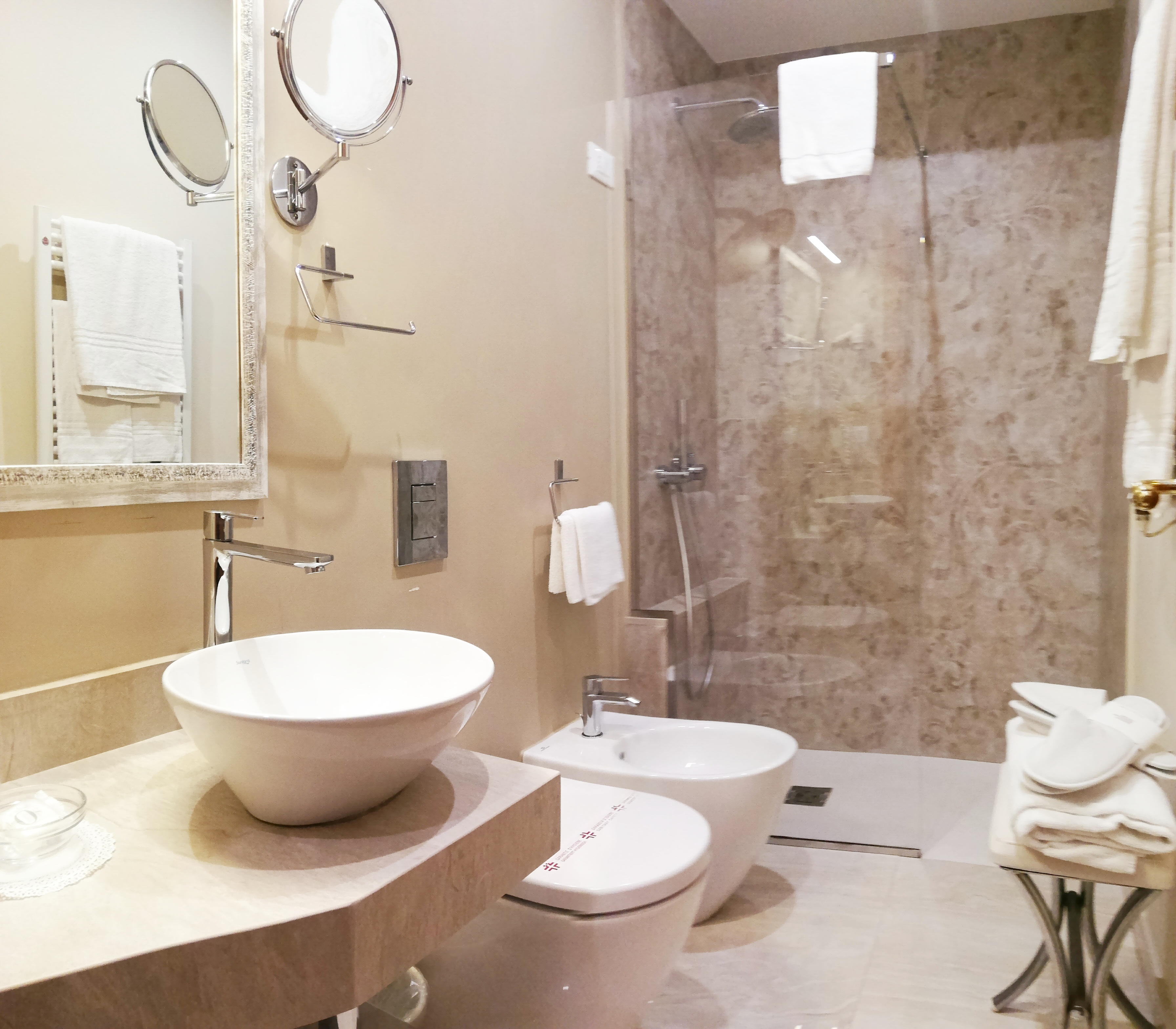 Double or Twin Deluxe