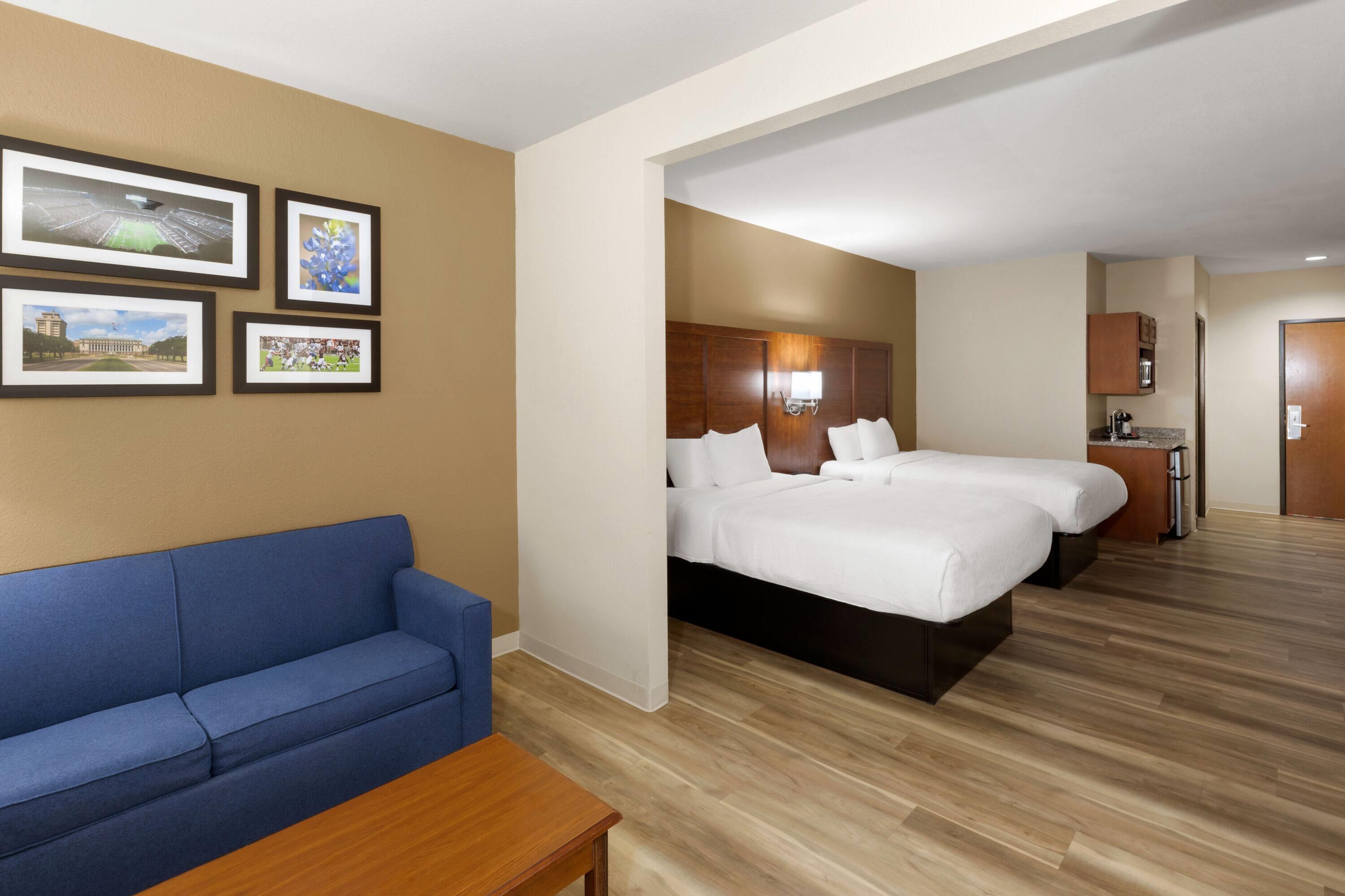 Suite Two Queen Beds