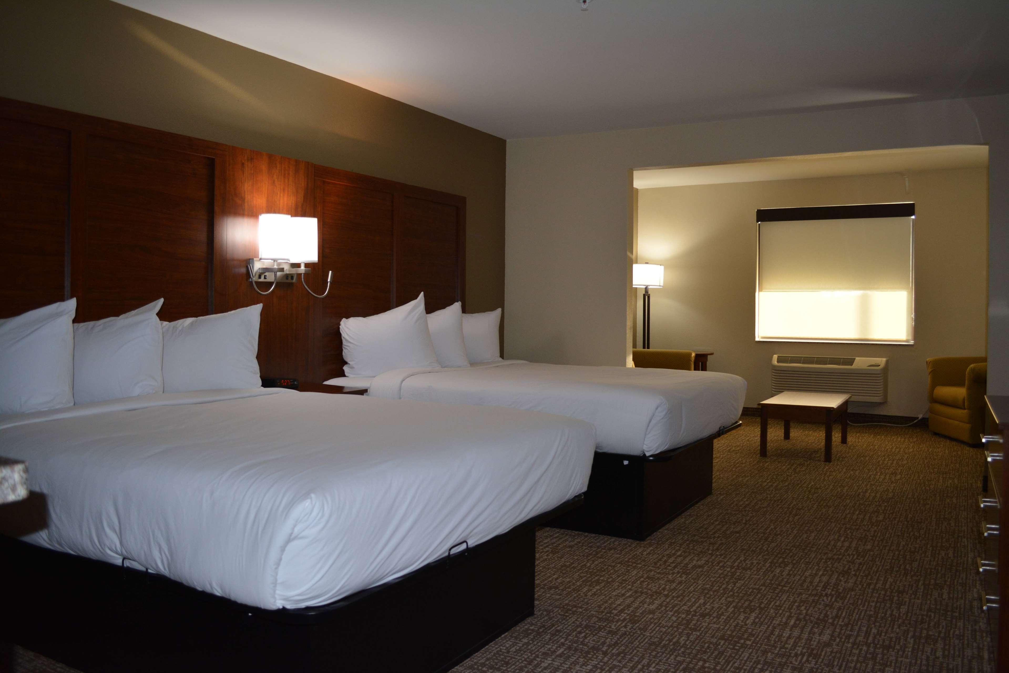 Suite Two Queen Beds