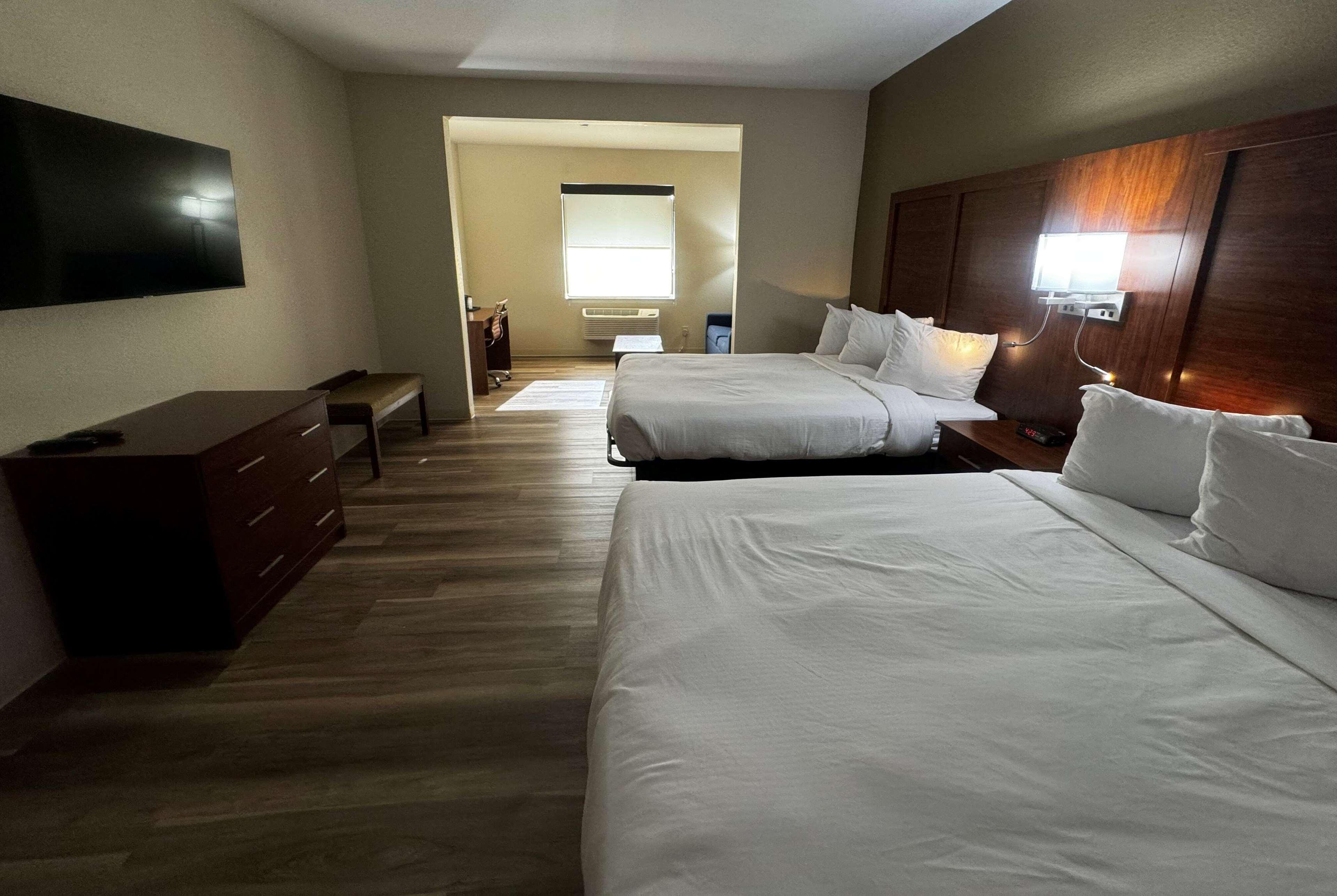 Suite Accessible-two Queen Beds