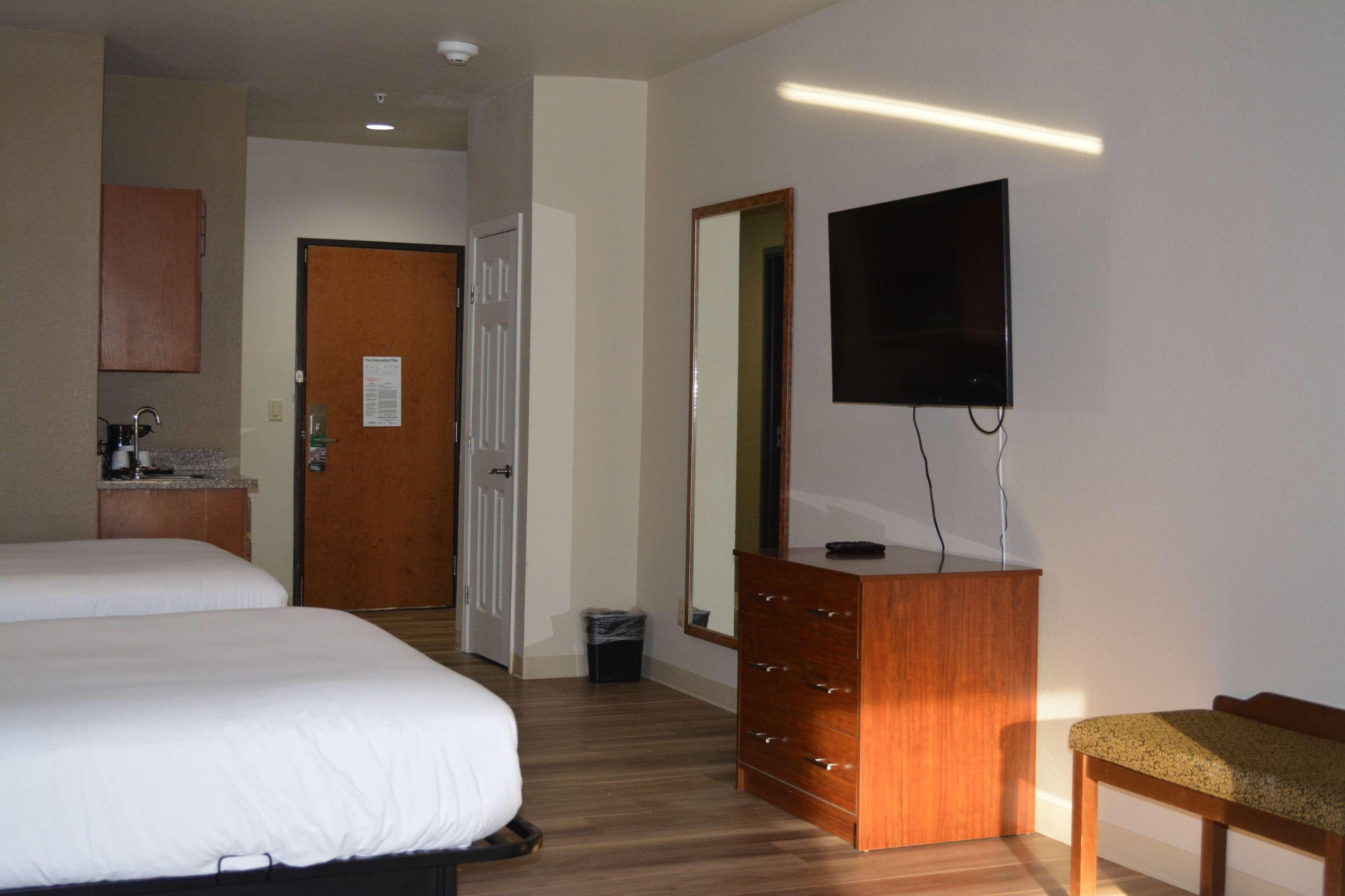 Suite Accessible-two Queen Beds