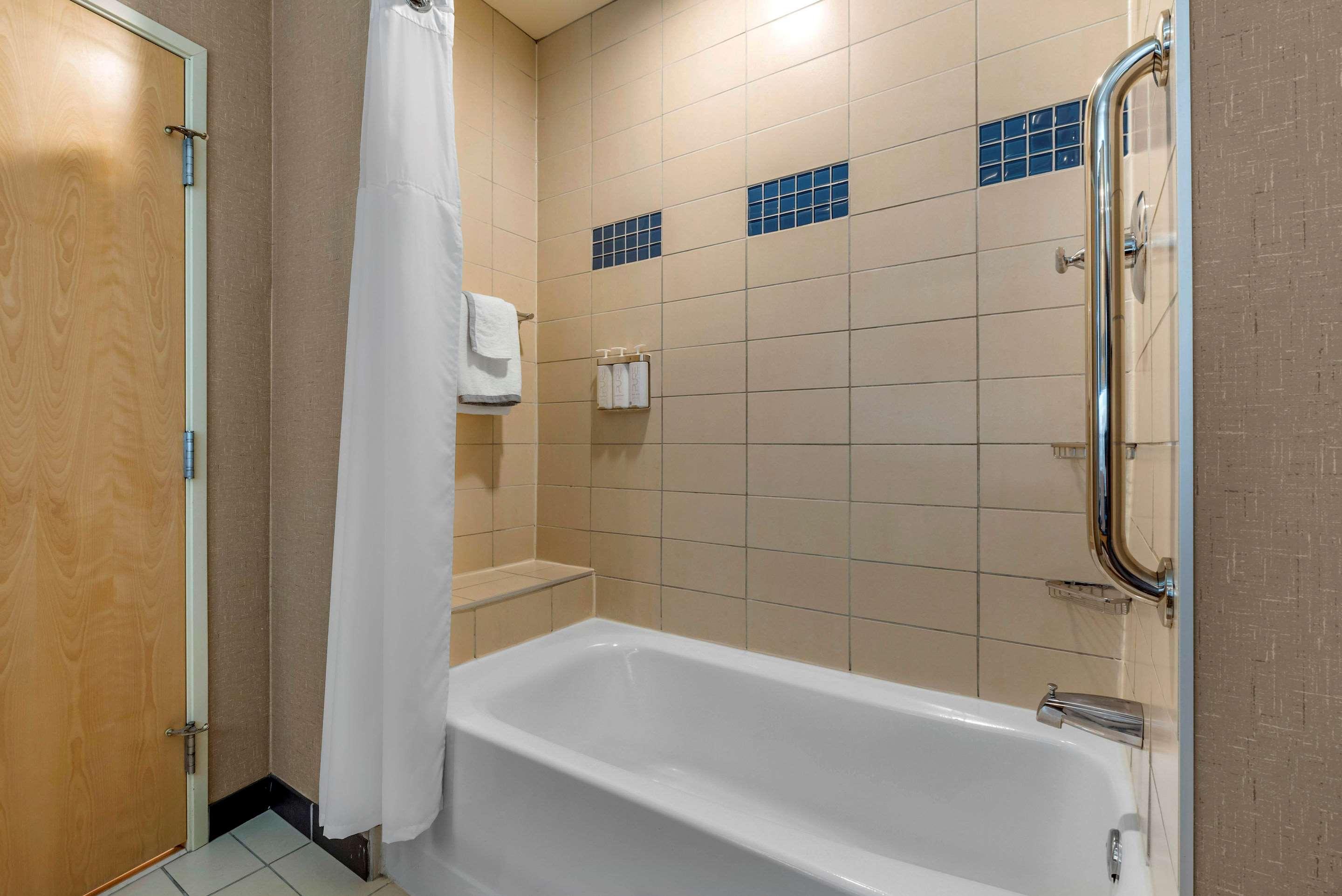 Suite Two Queen Beds Non Smoking