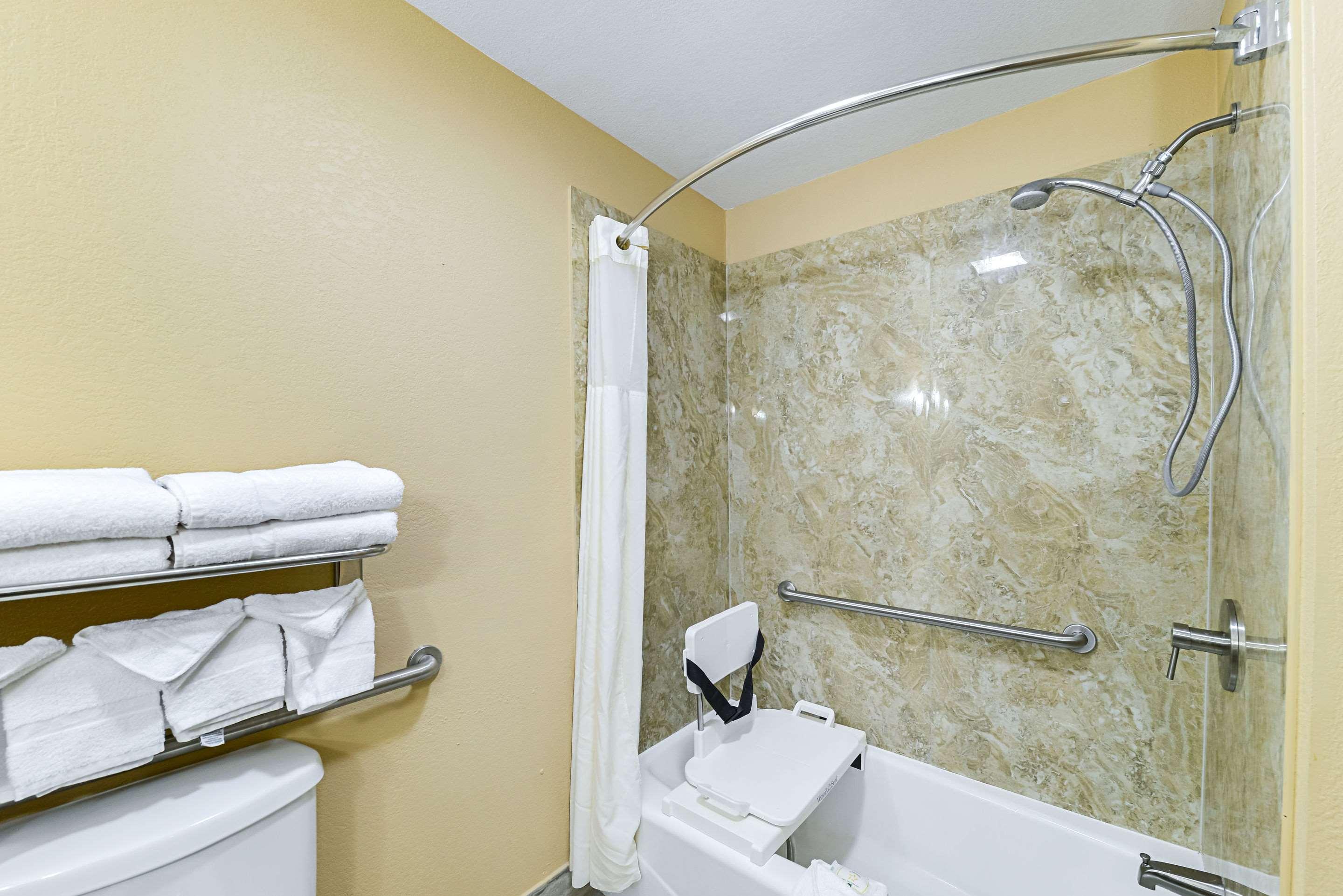 Double Two Queen Beds Non Smoking