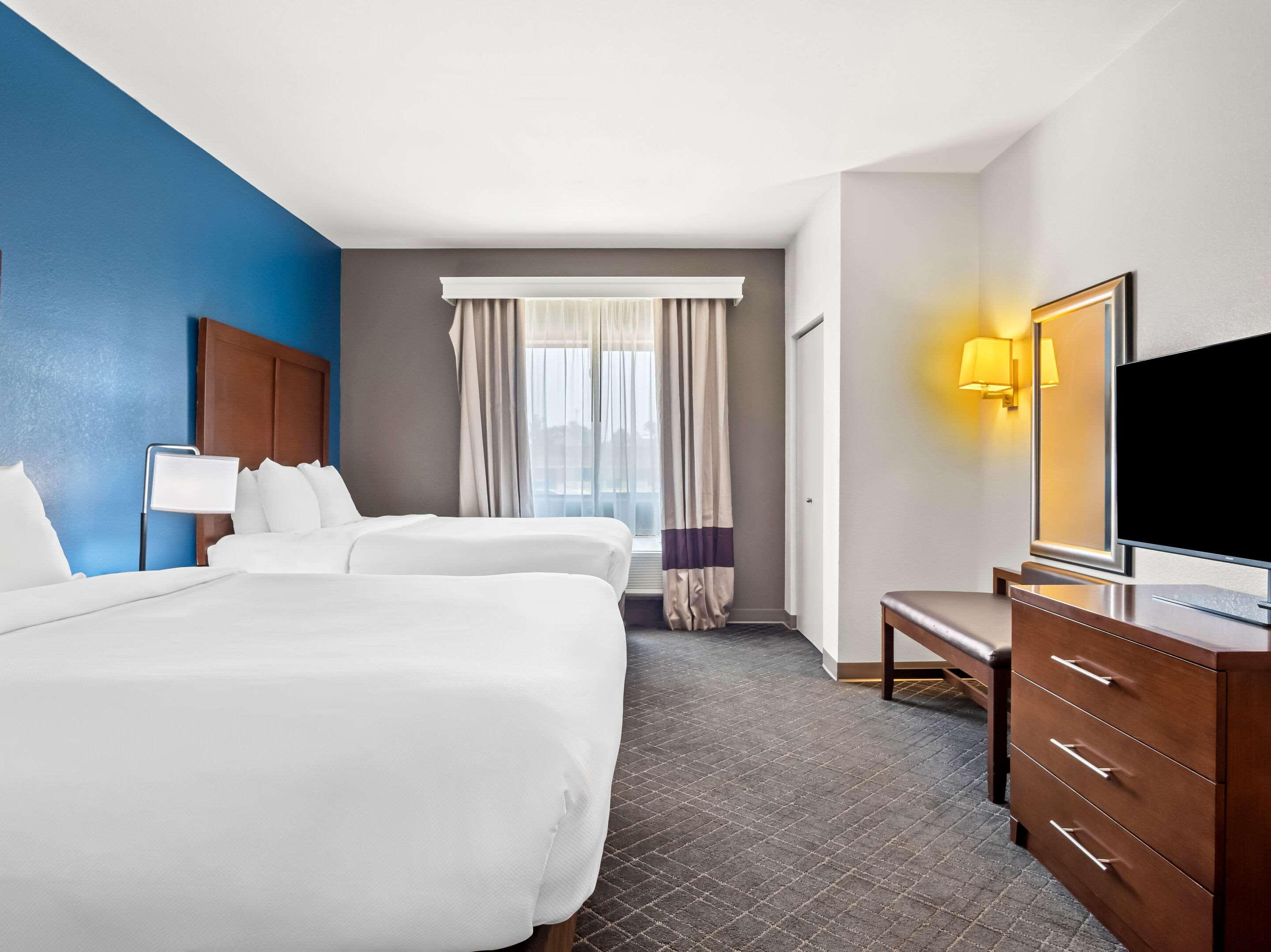 Suite Two Queen Beds Non Smoking