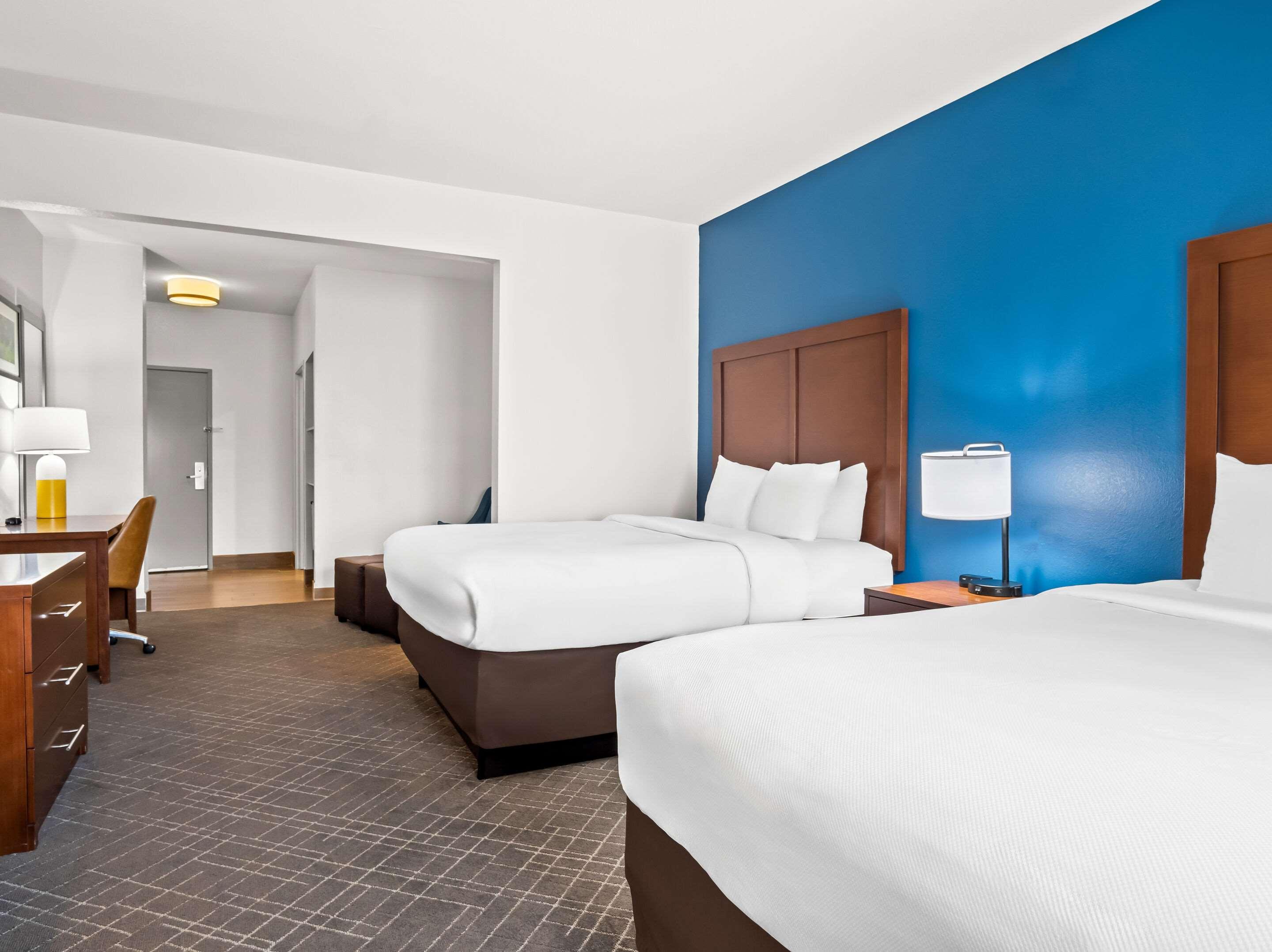 Suite Two Queen Beds Non Smoking