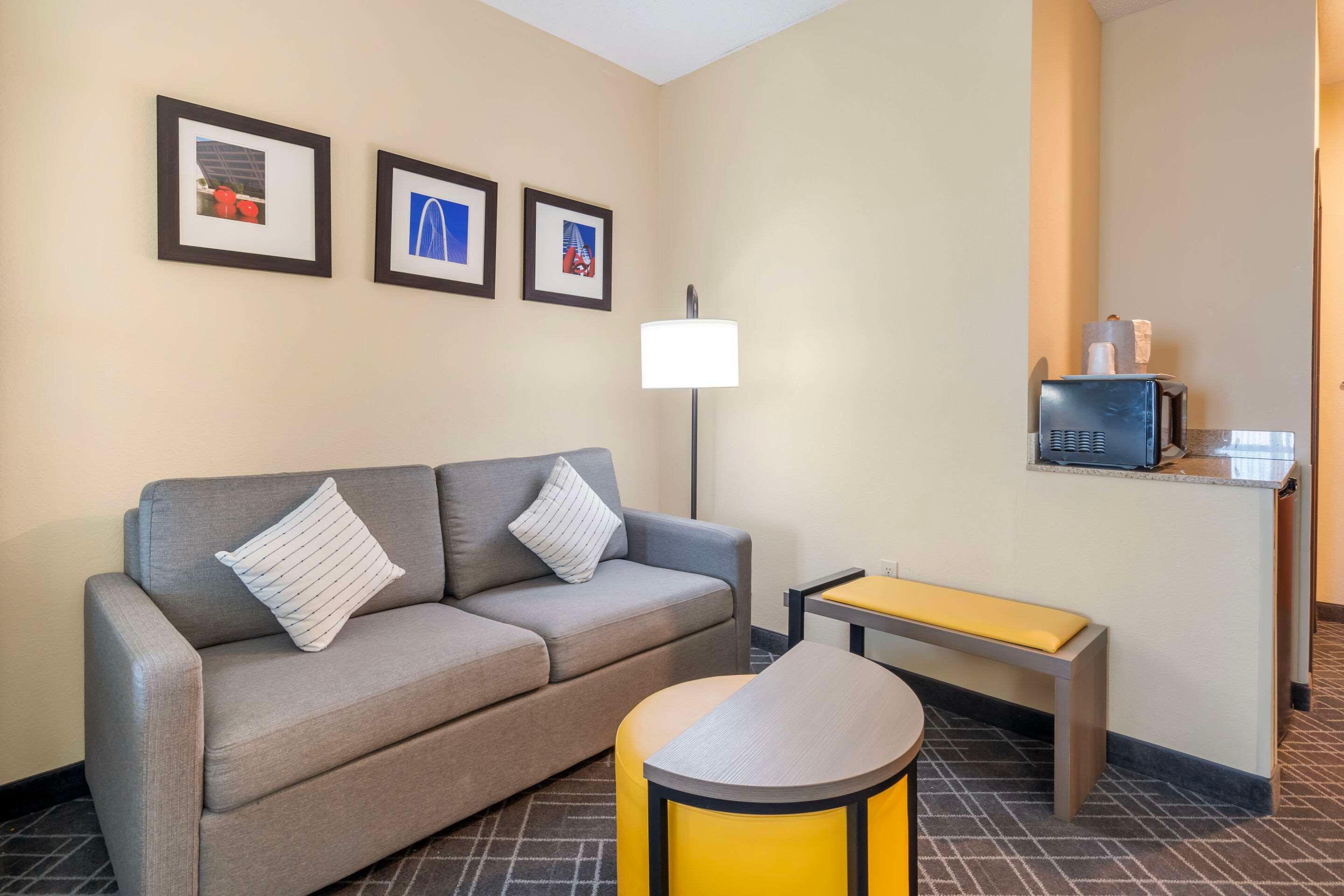 Suite Two Queen Beds Non Smoking