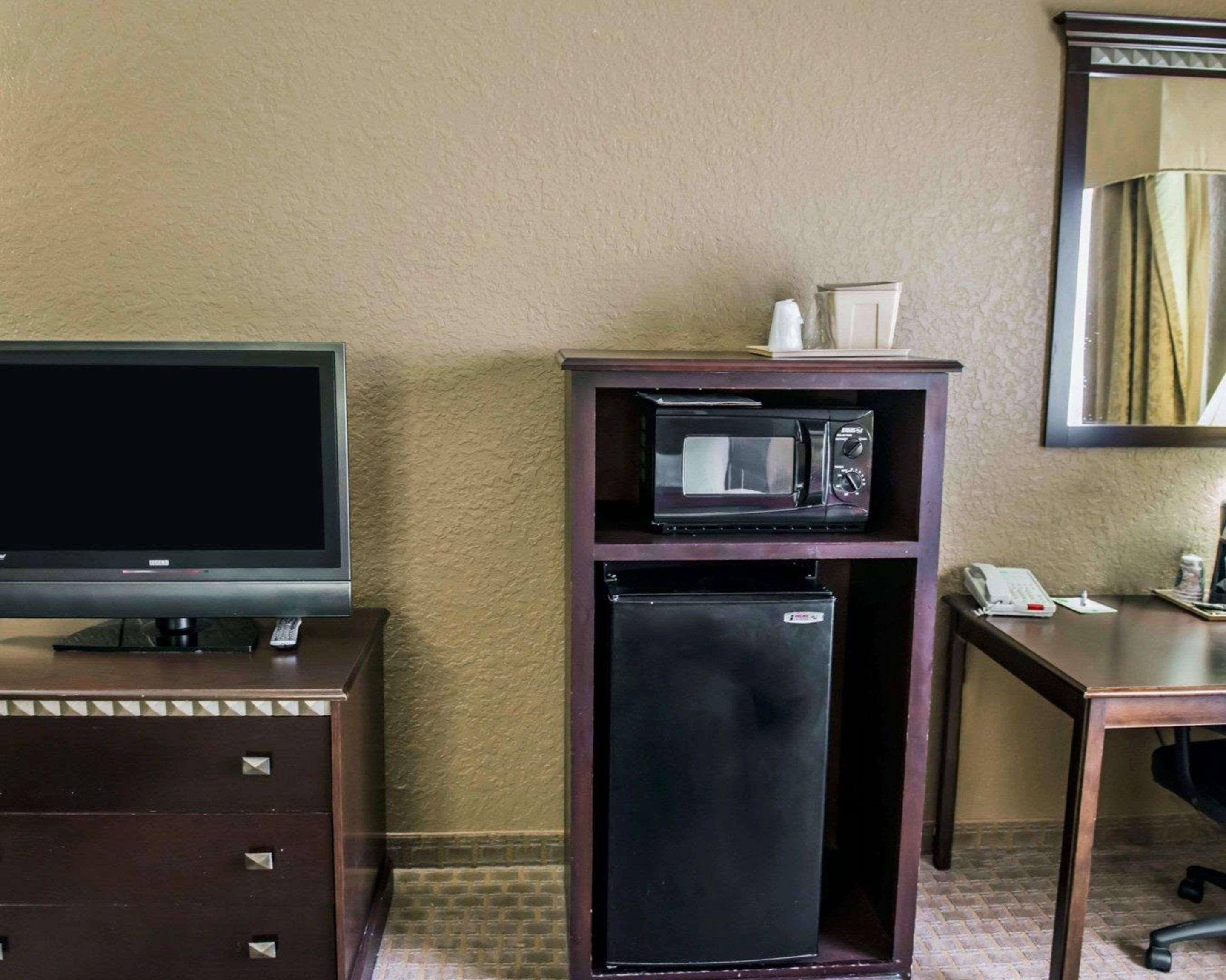 Double Two Queen Beds Non Smoking