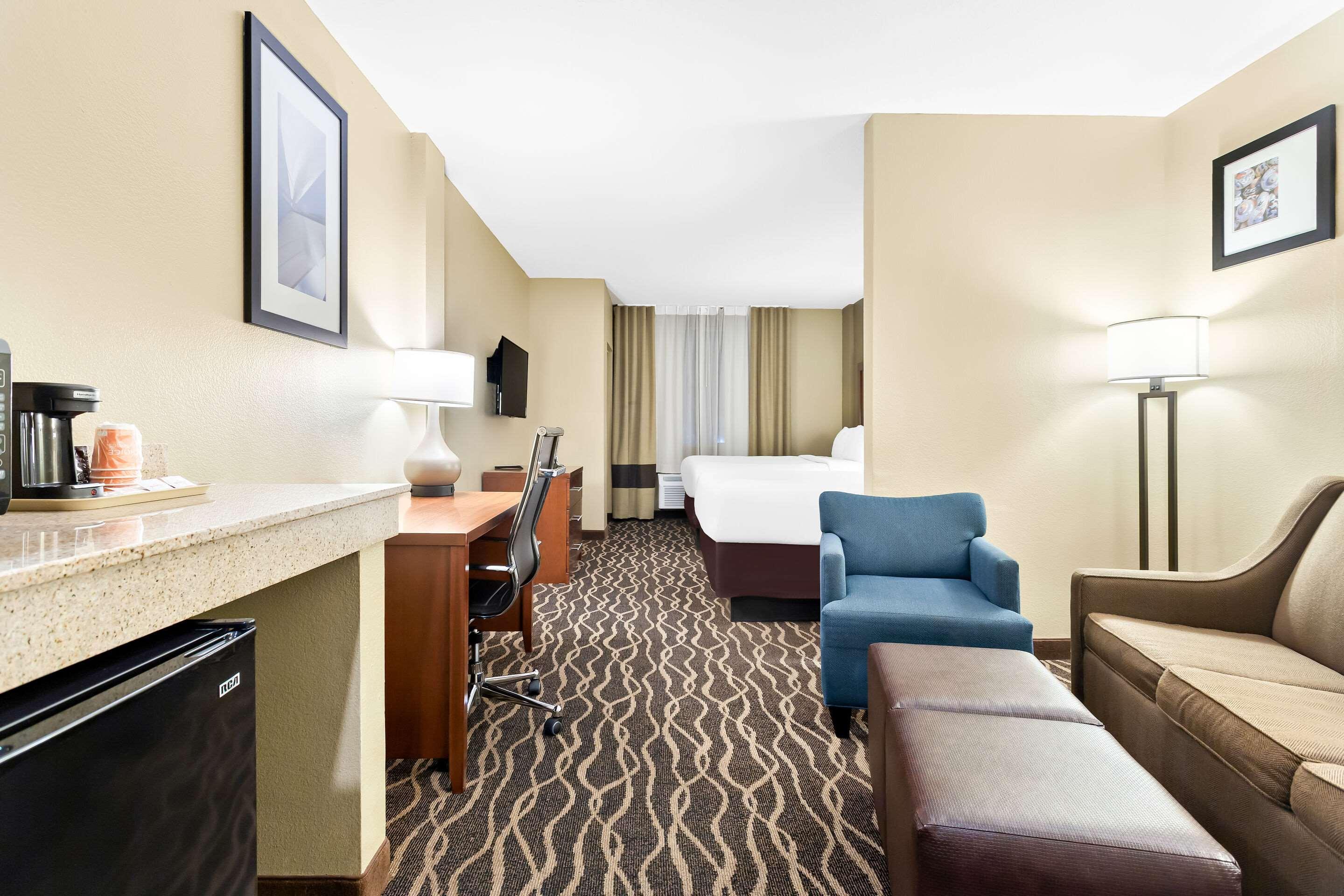 Suite Two Queen Beds Non Smoking