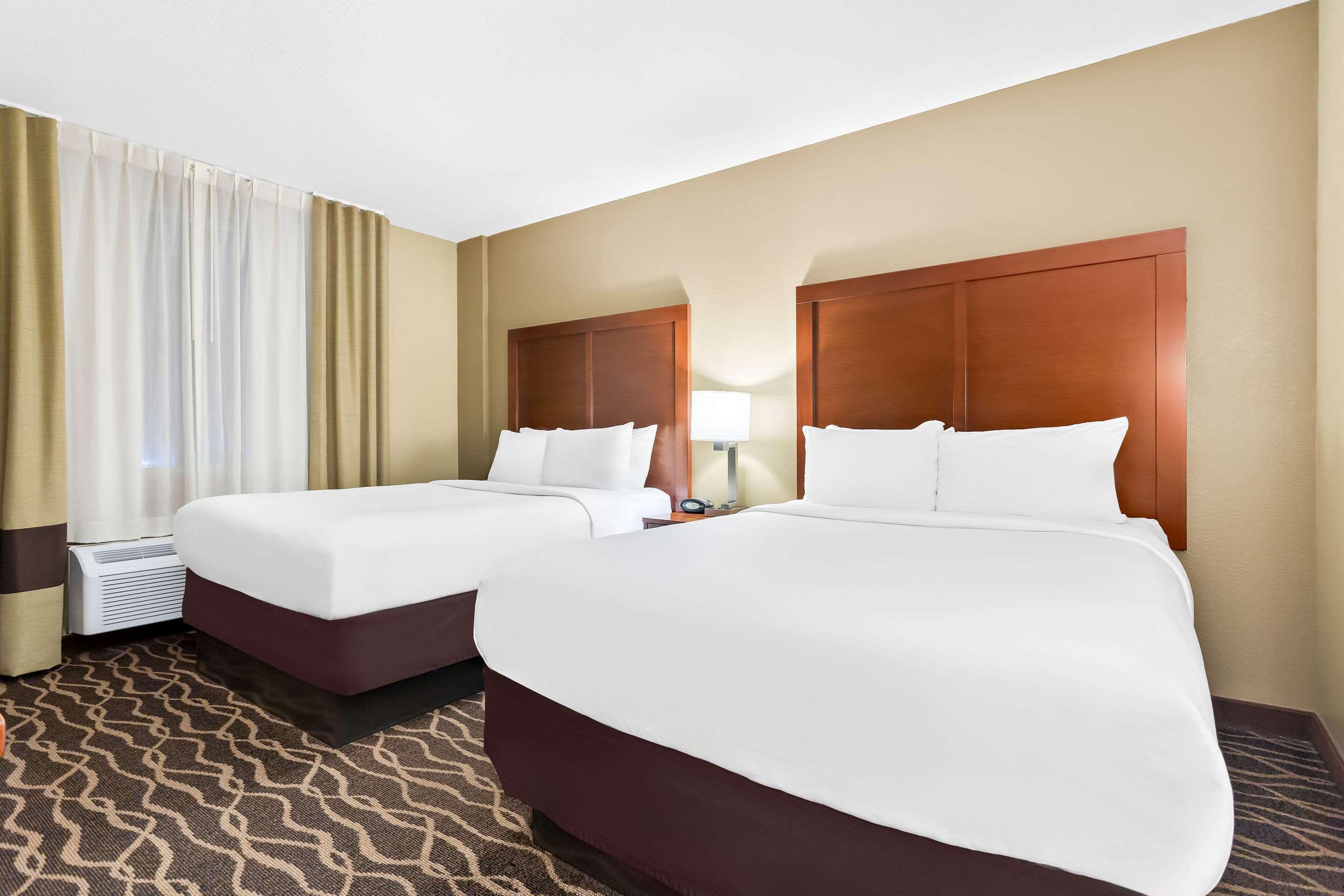 Suite Two Queen Beds Non Smoking