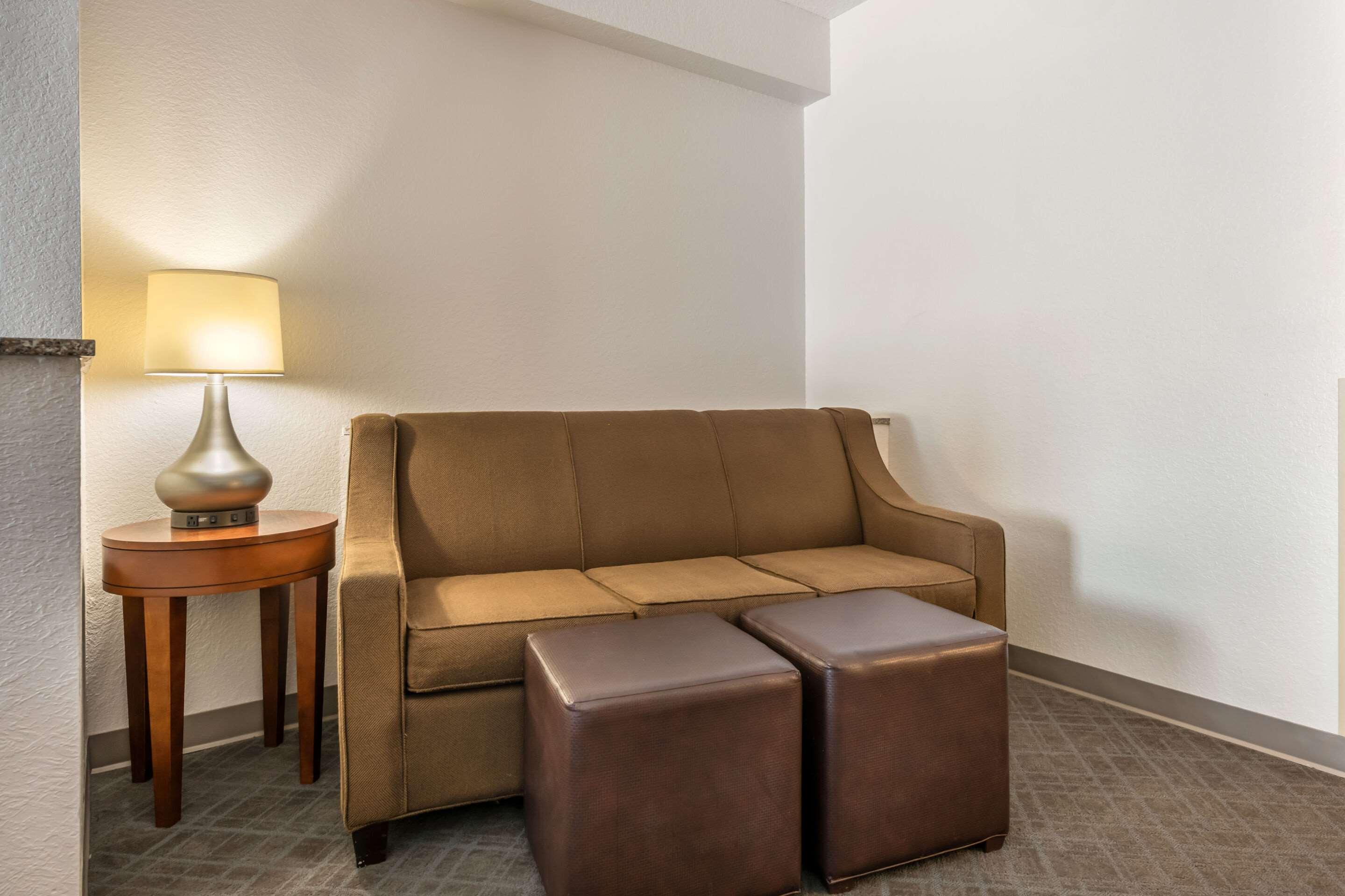 Suite Two Queen Beds Non Smoking