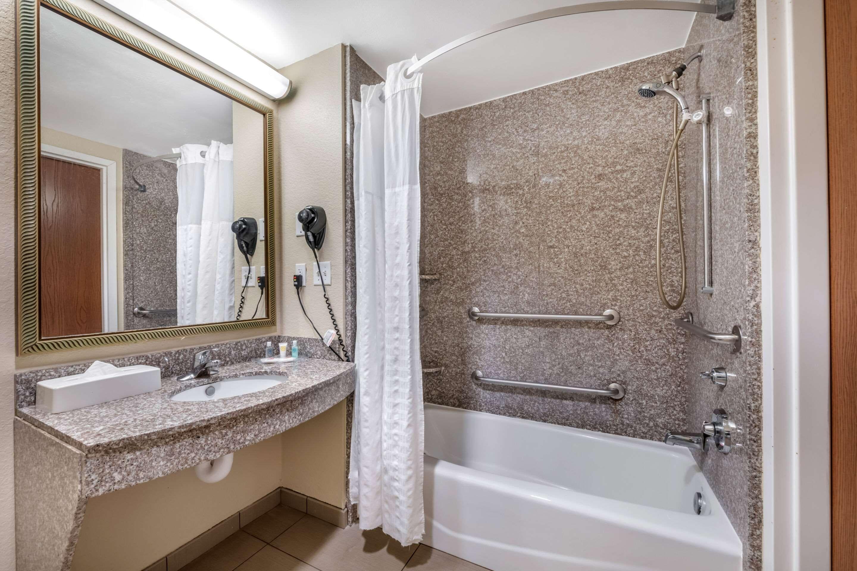 Suite Two Queen Beds Non Smoking