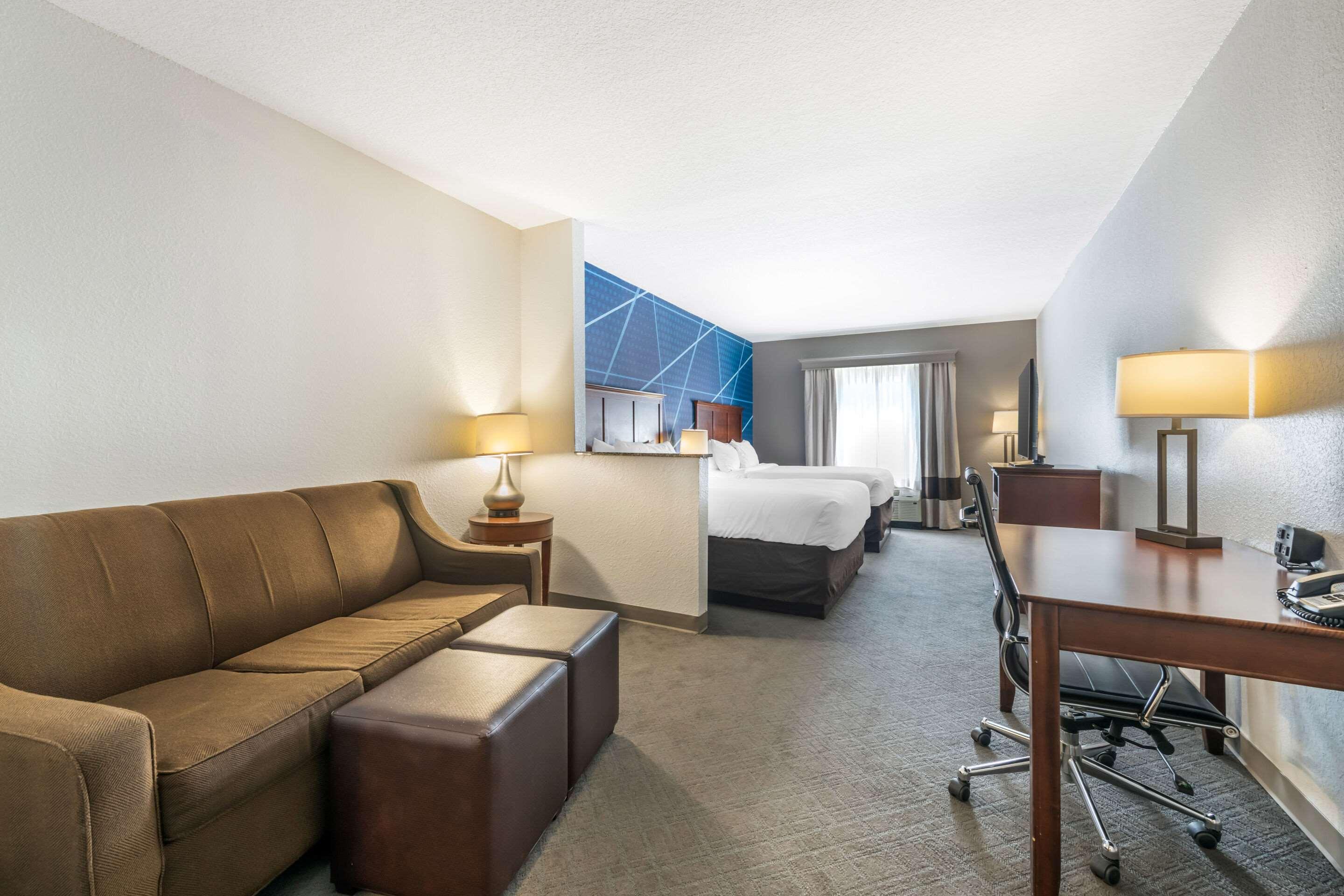 Suite Two Queen Beds