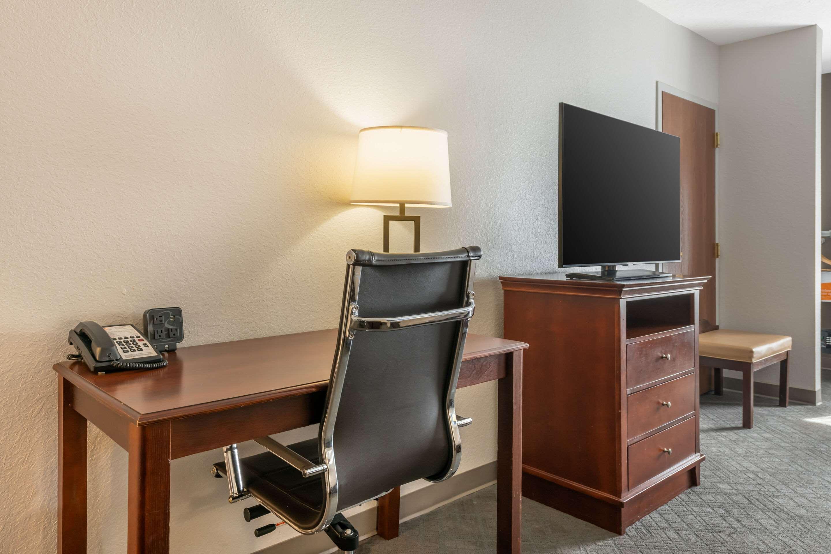 Suite Two Queen Beds Non Smoking