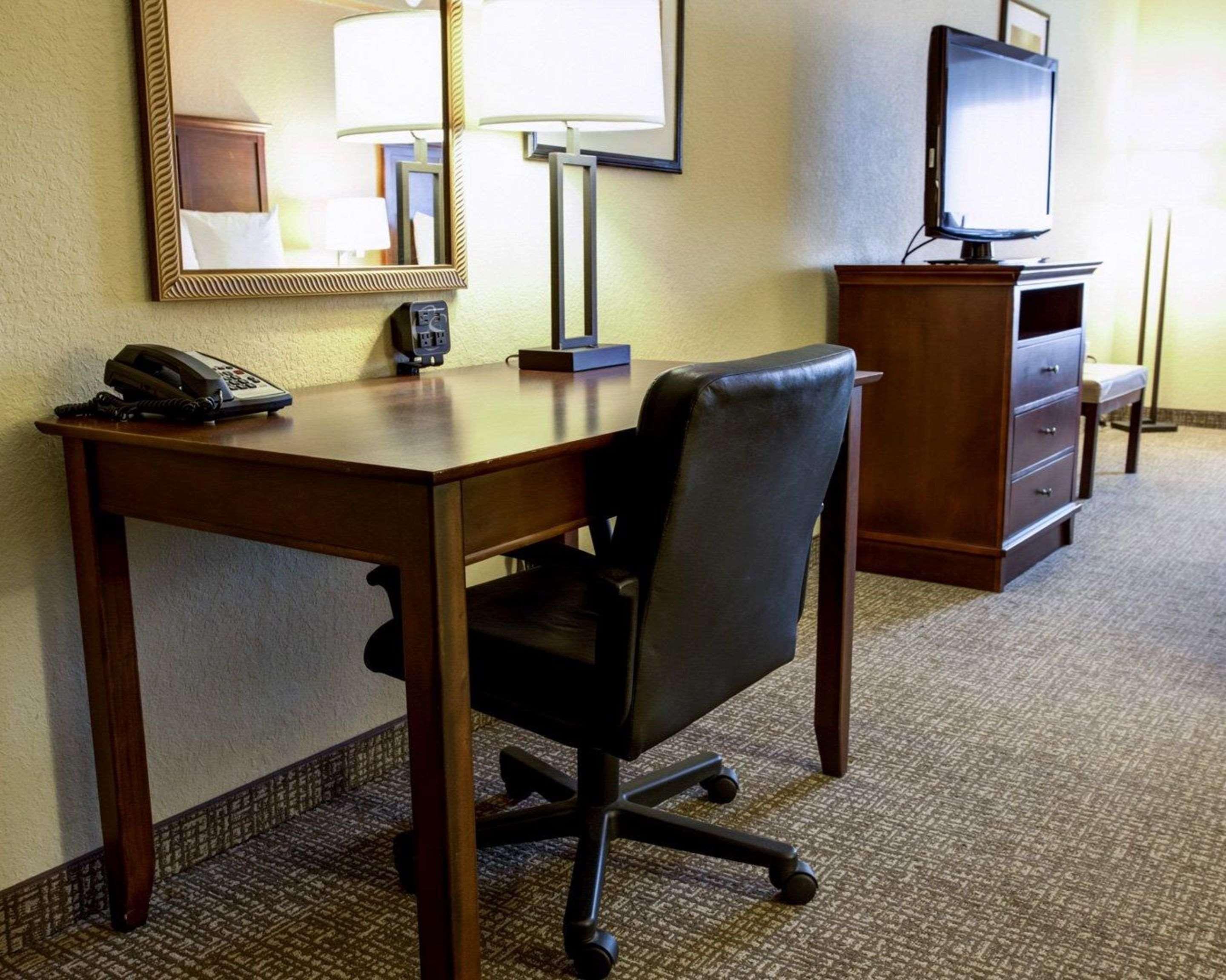 Suite Two Queen Beds Non Smoking