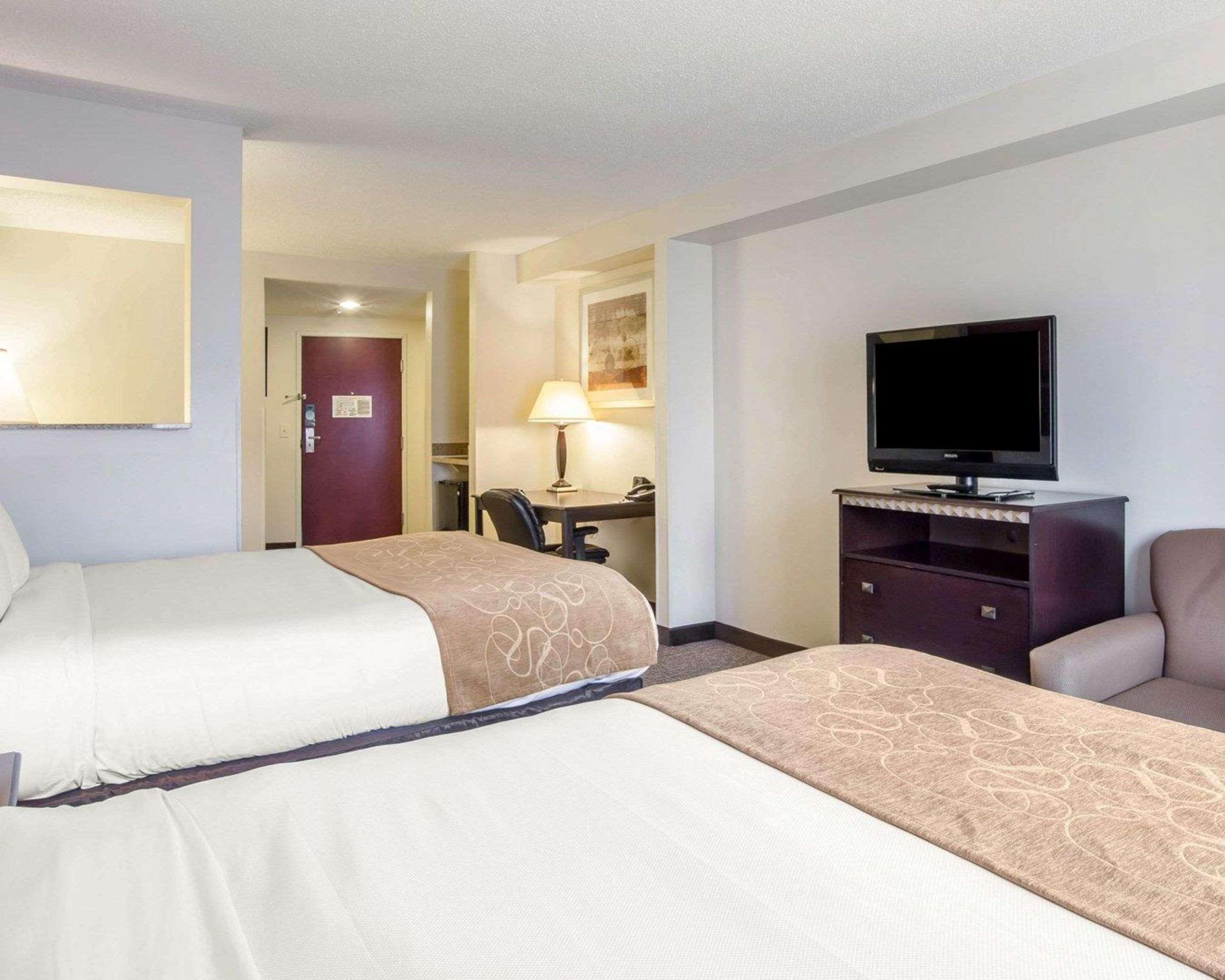 Suite Two Queen Beds Non Smoking