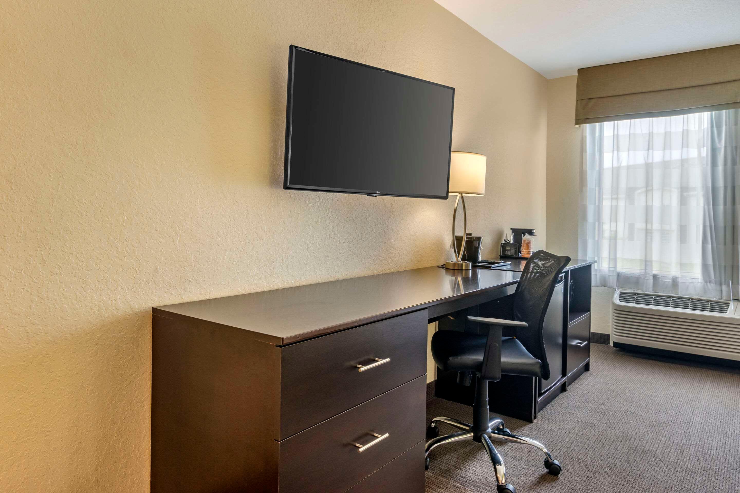 Double Two Queen Beds Non Smoking